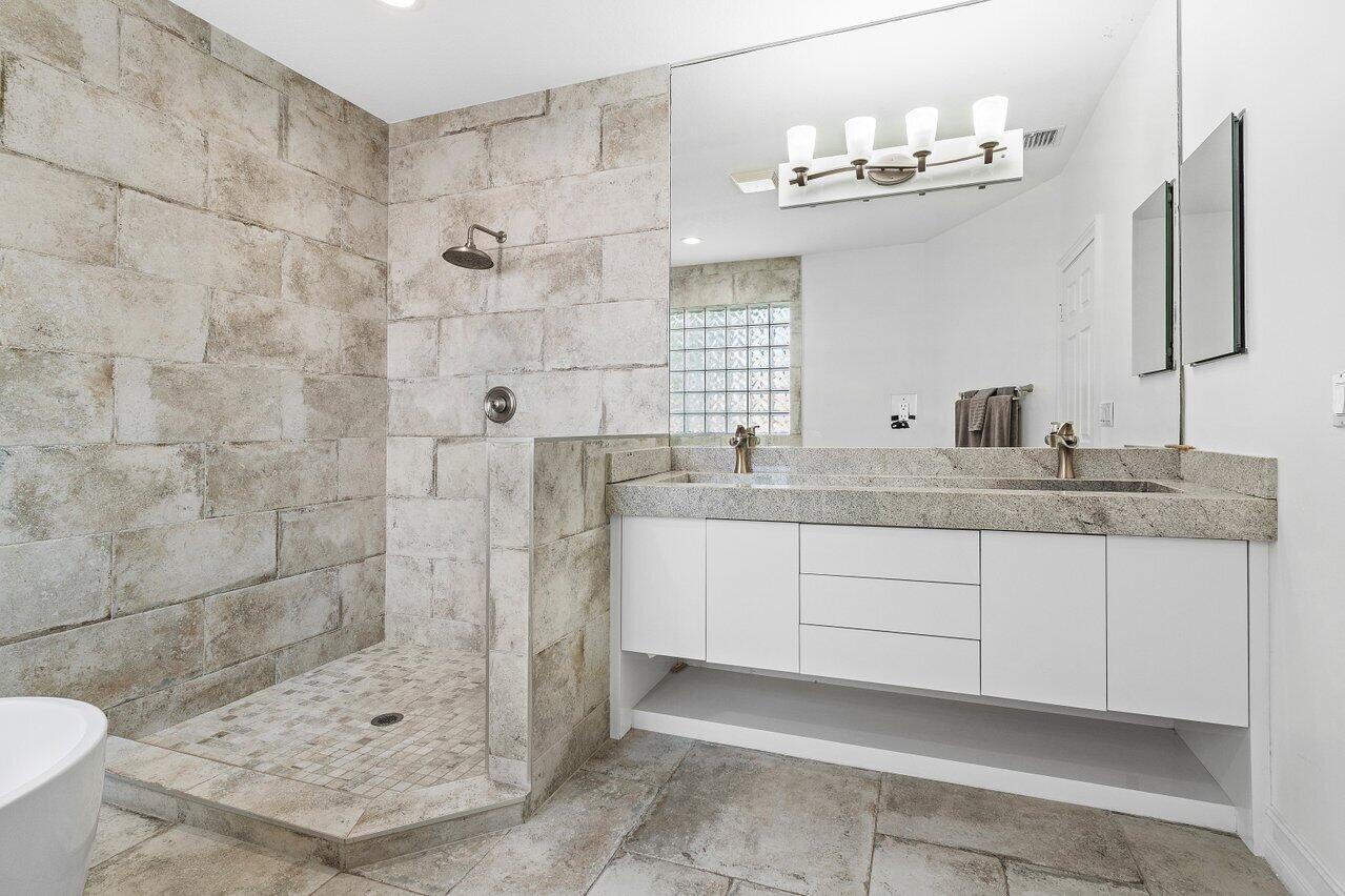 5665 Via De La Plata Circle