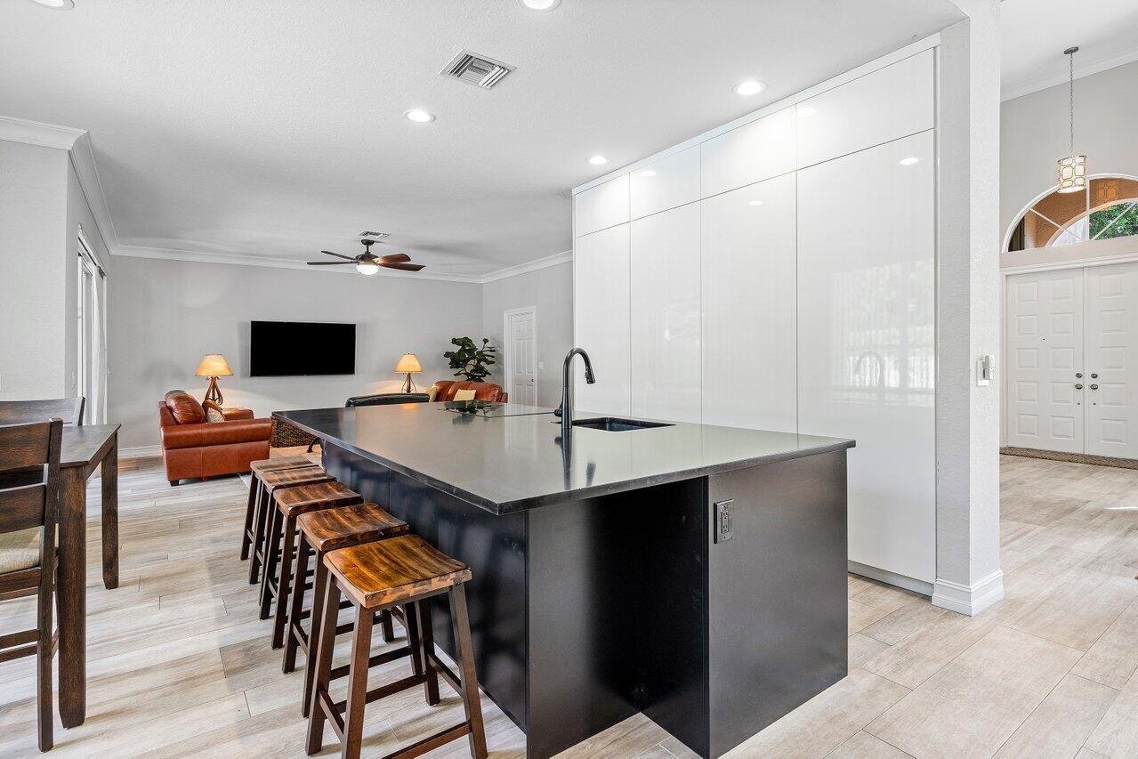 5665 Via De La Plata Circle