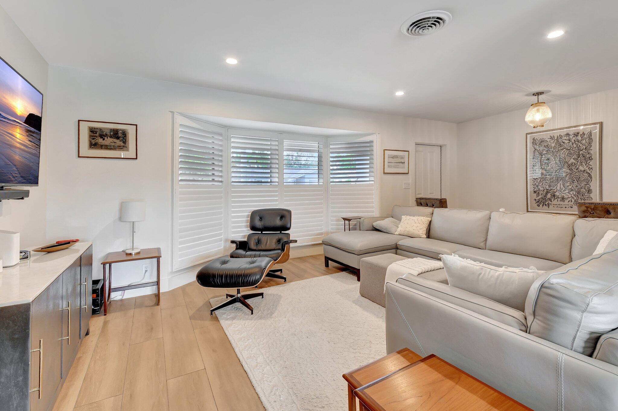 995 SW 13th Drive