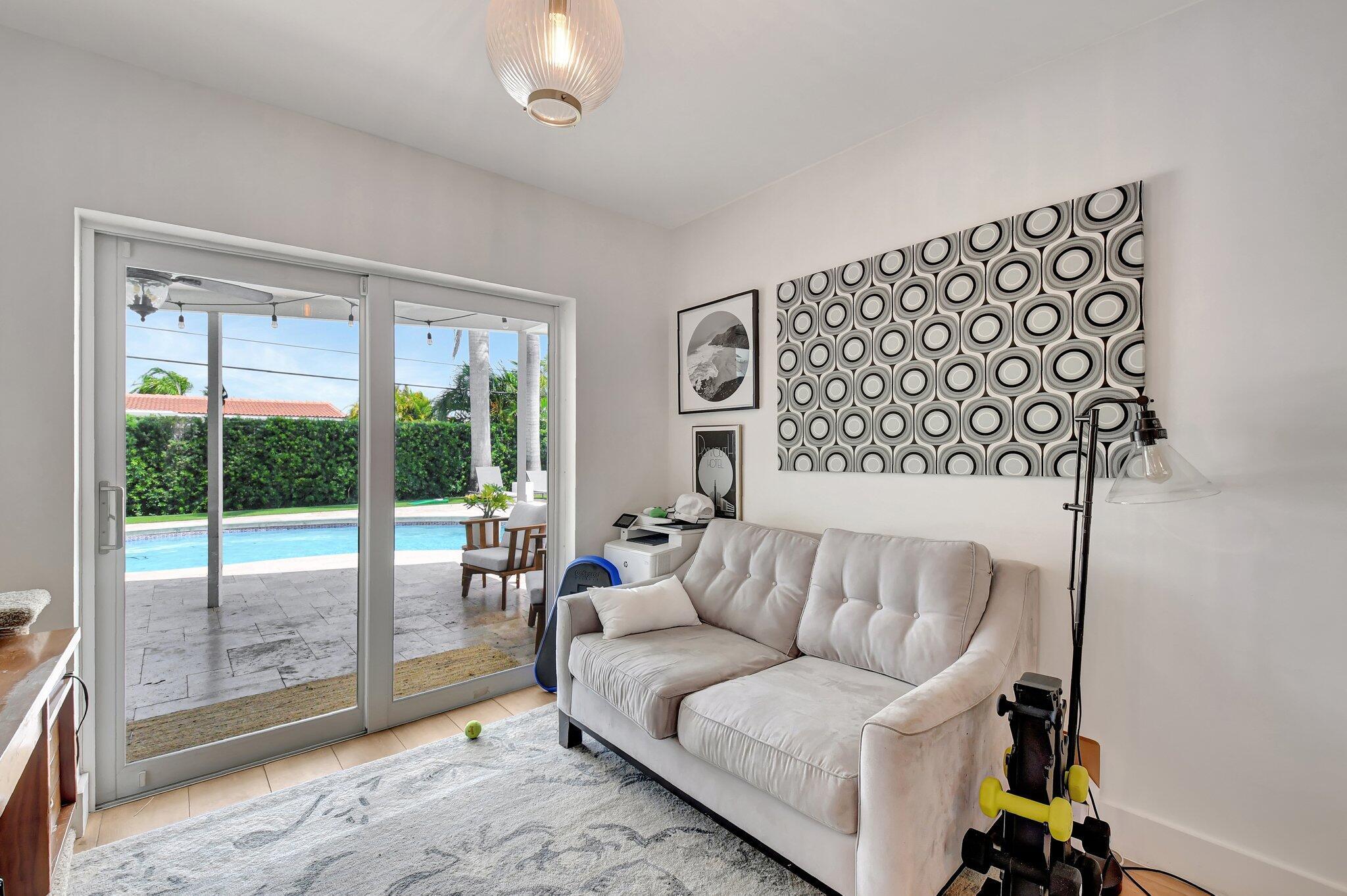 995 SW 13th Drive
