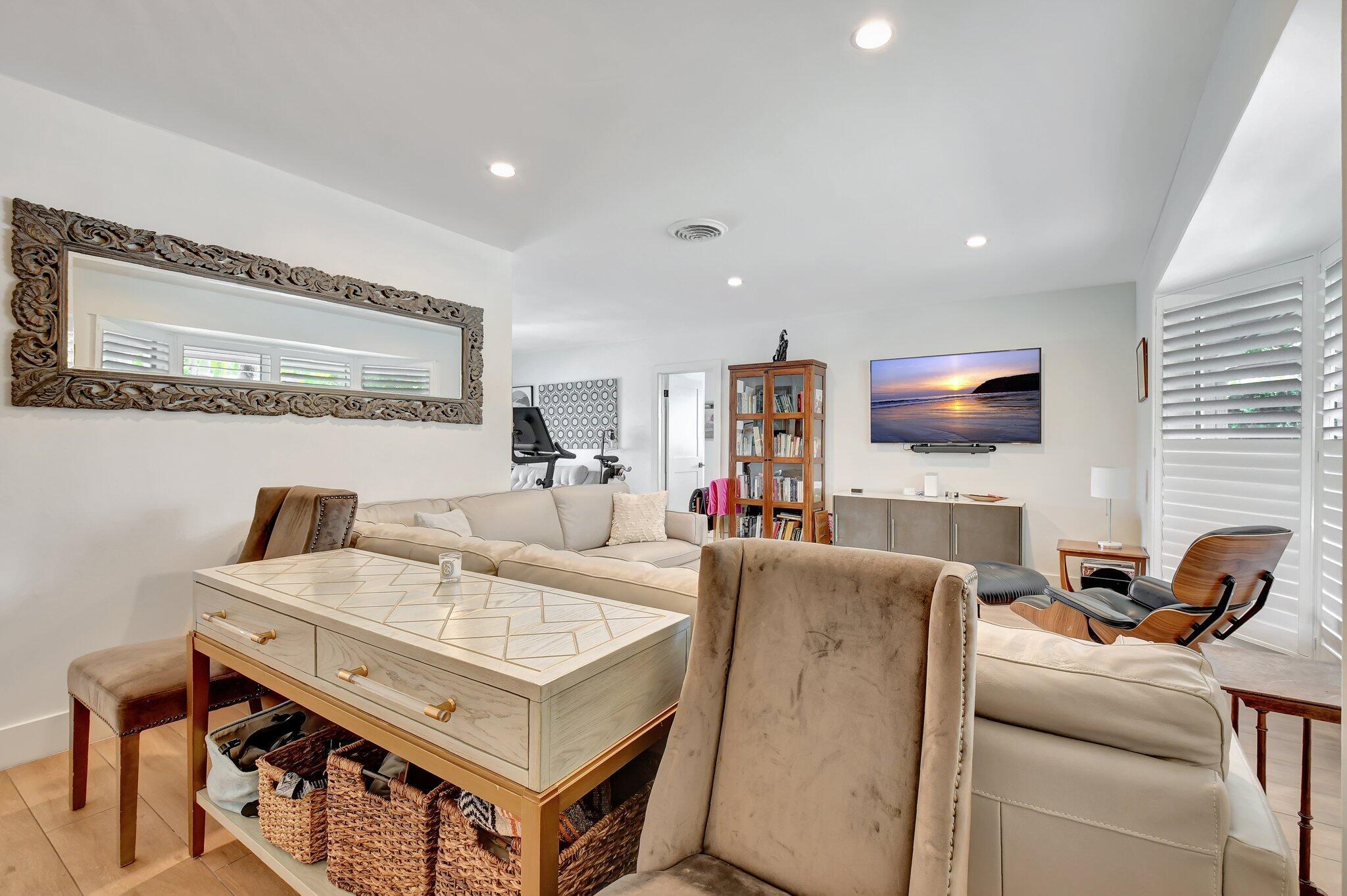 995 SW 13th Drive