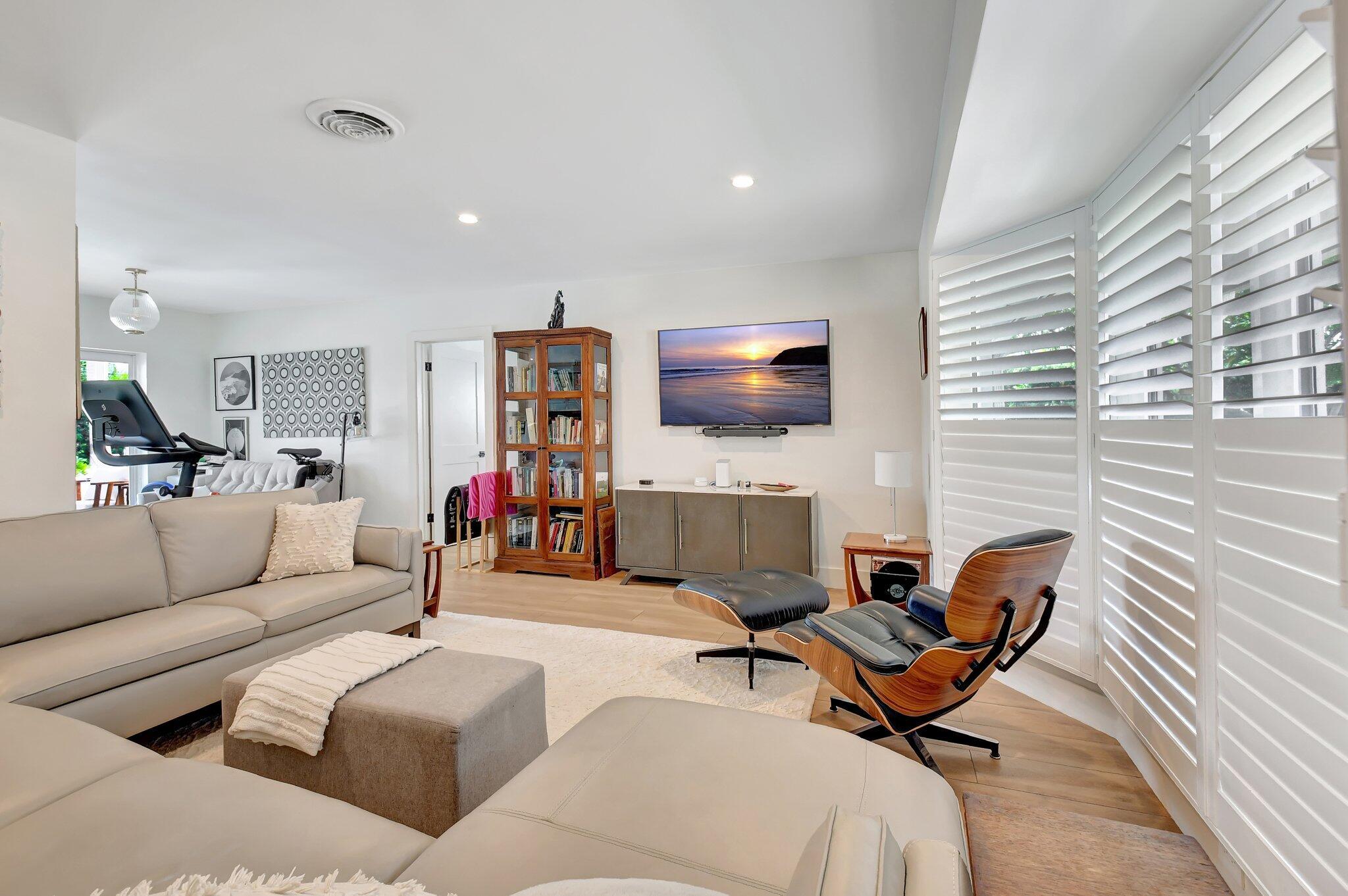 995 SW 13th Drive