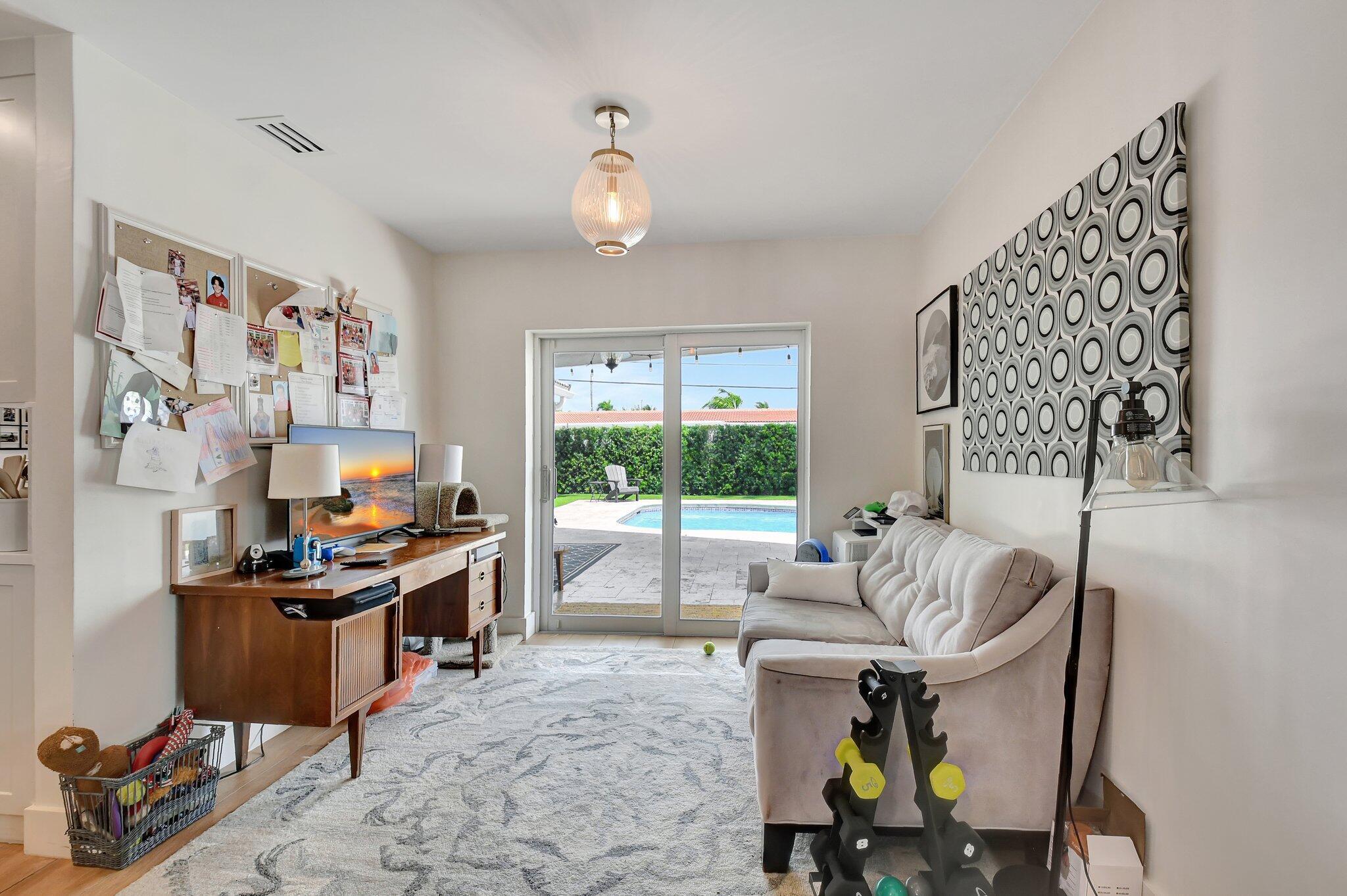 995 SW 13th Drive