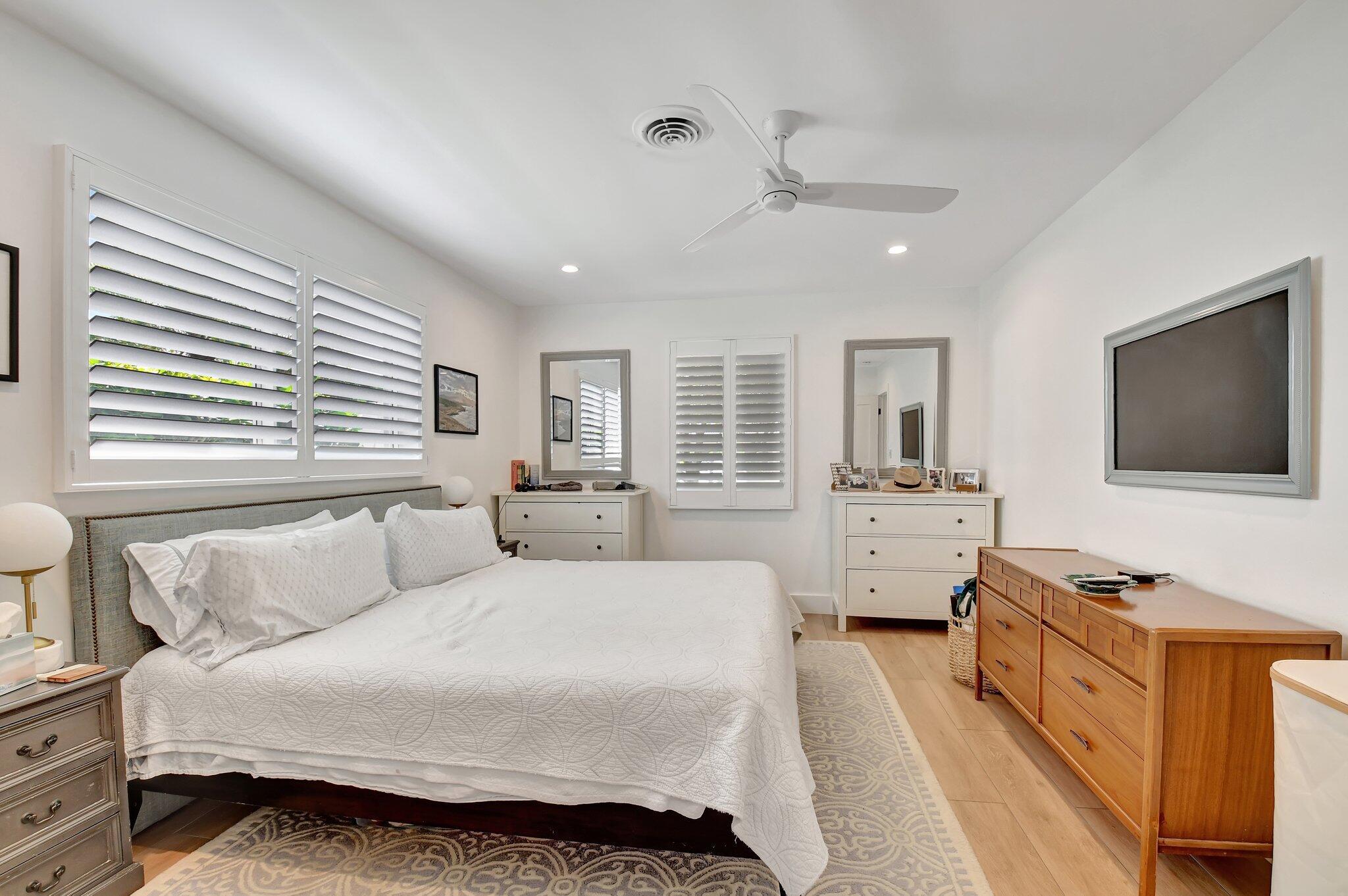 995 SW 13th Drive