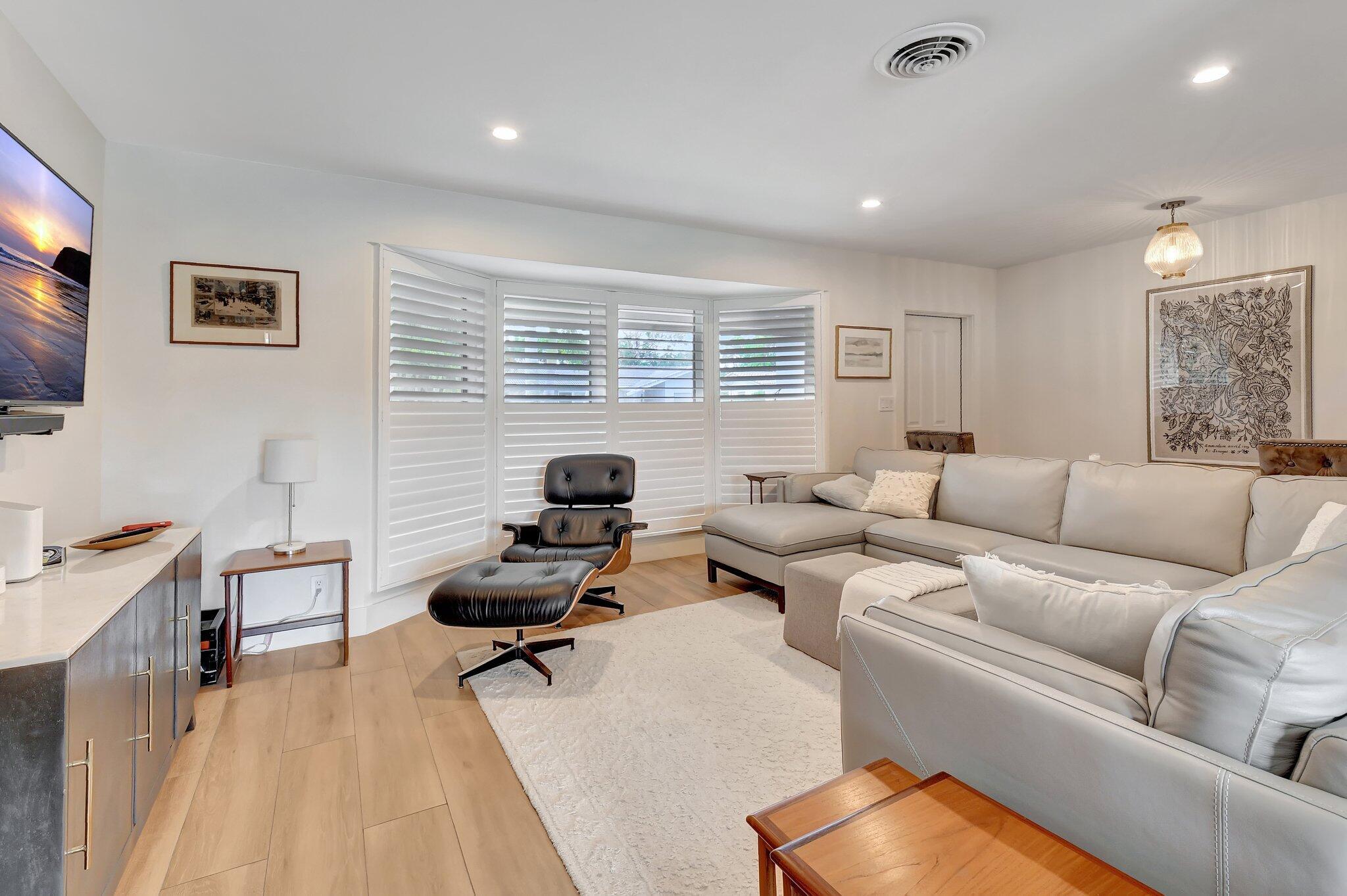 995 SW 13th Drive