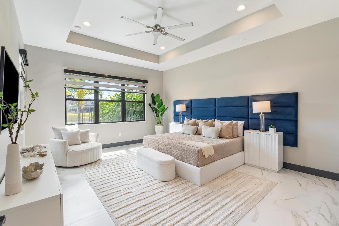 17076 Rainbow Falls Trail