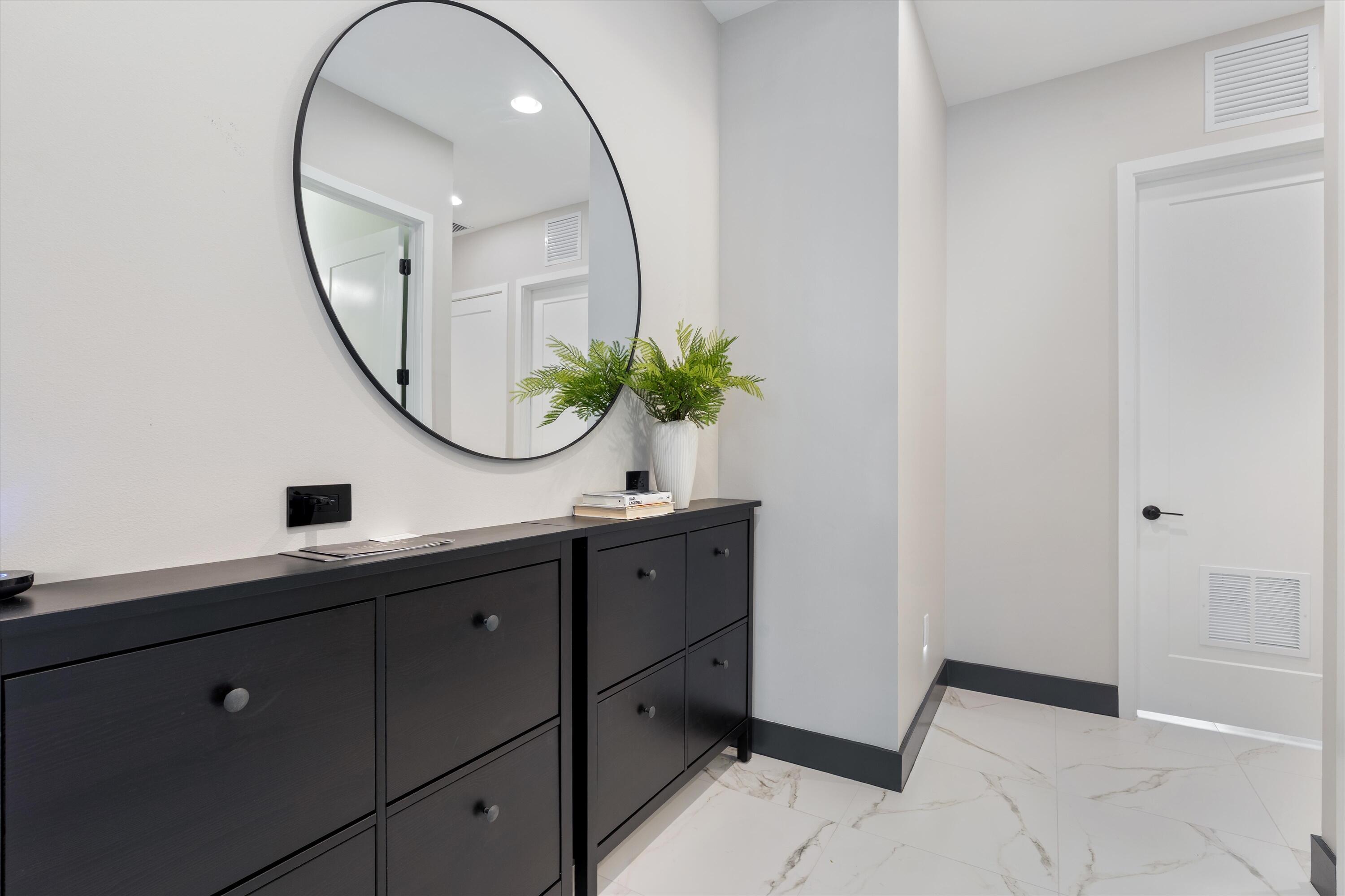 17076 Rainbow Falls Trail