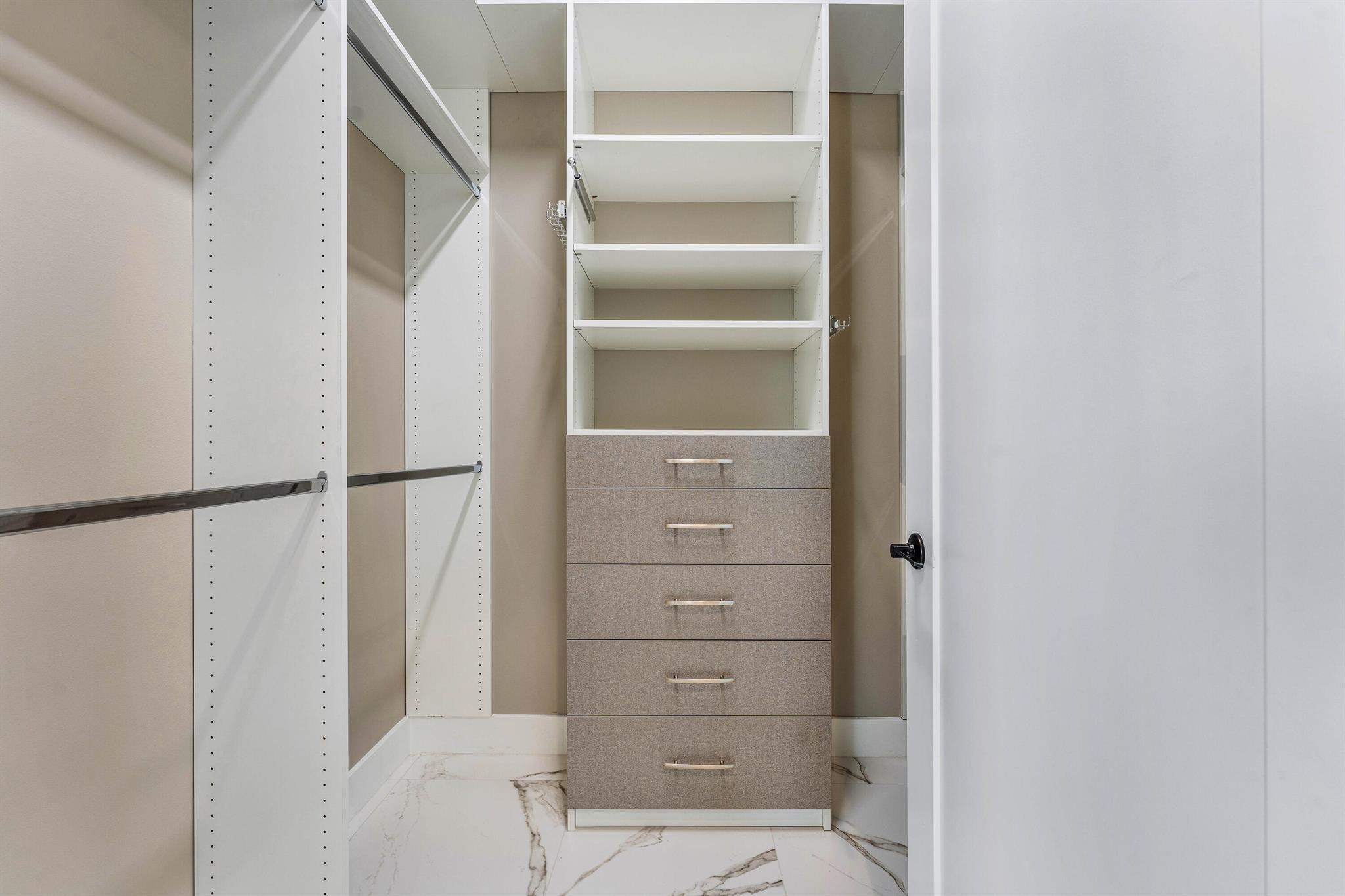 17076 Rainbow Falls Trail