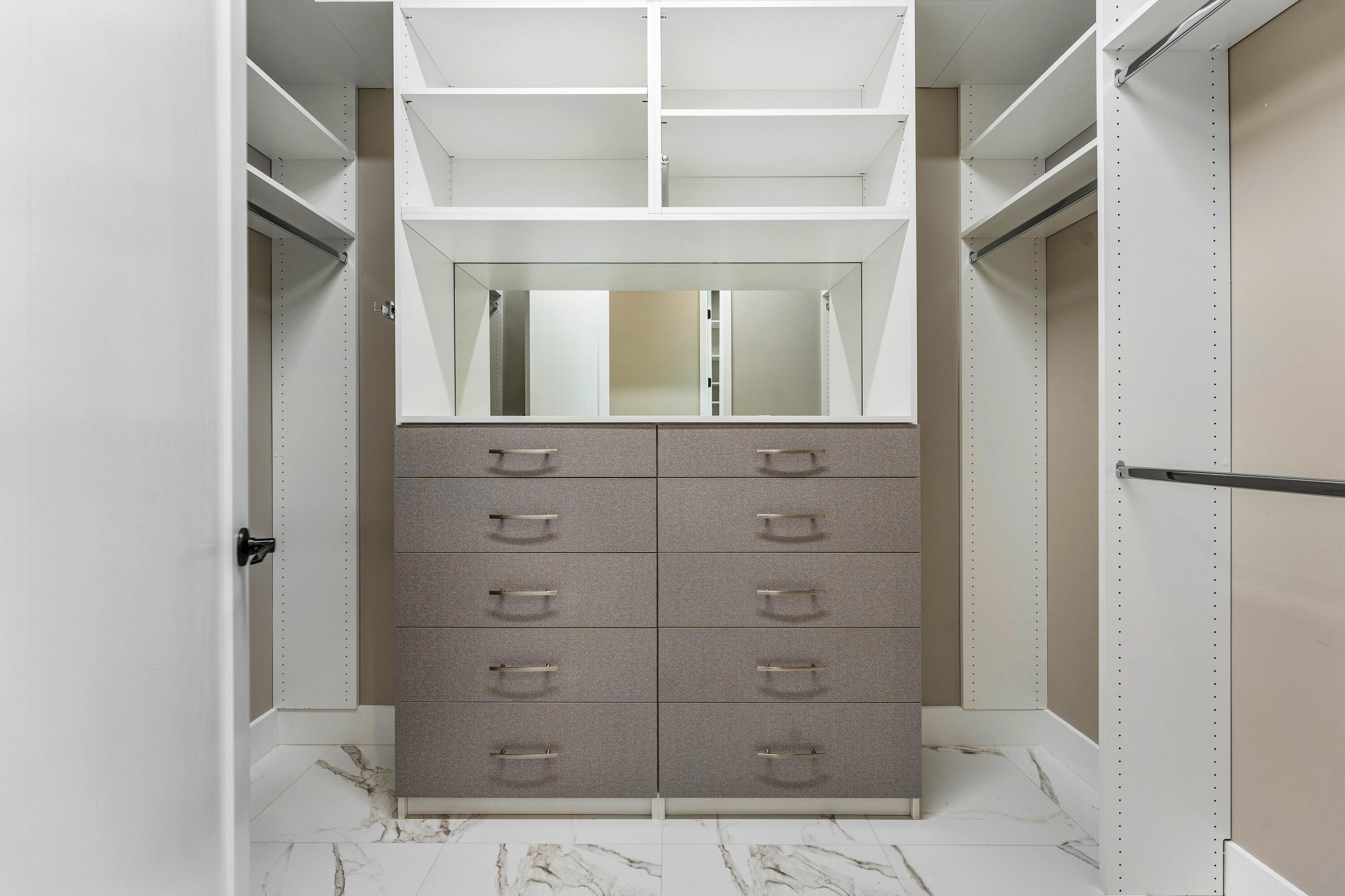 17076 Rainbow Falls Trail