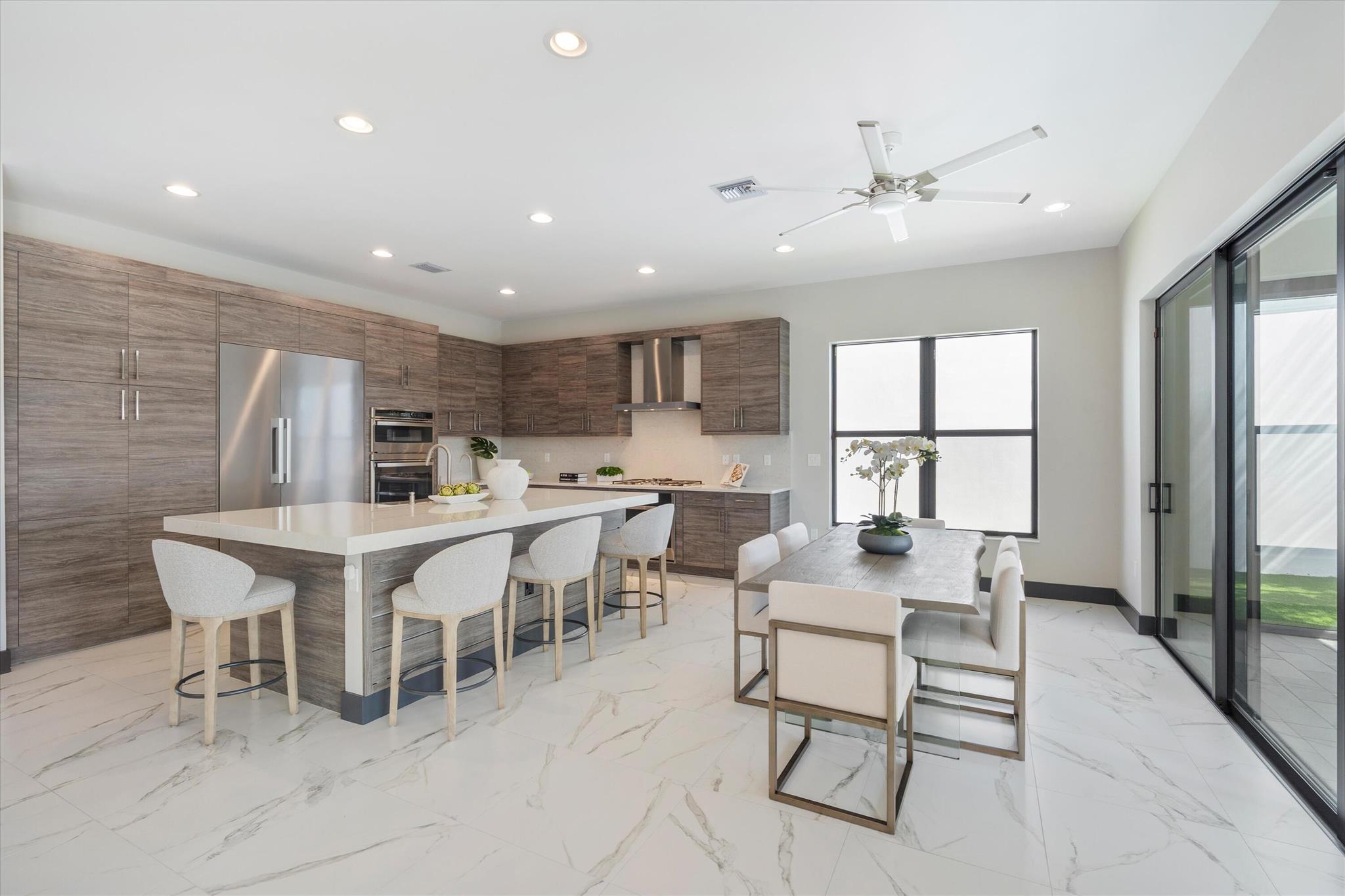 17076 Rainbow Falls Trail