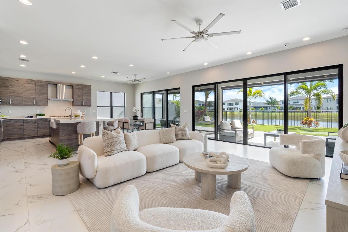 17076 Rainbow Falls Trail