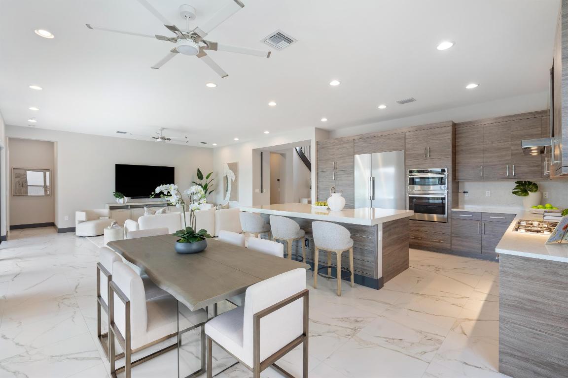 17076 Rainbow Falls Trail