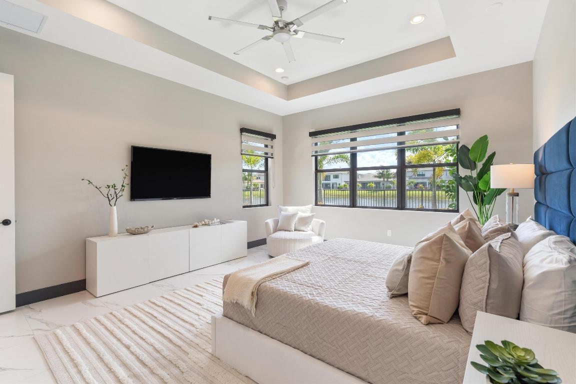 17076 Rainbow Falls Trail