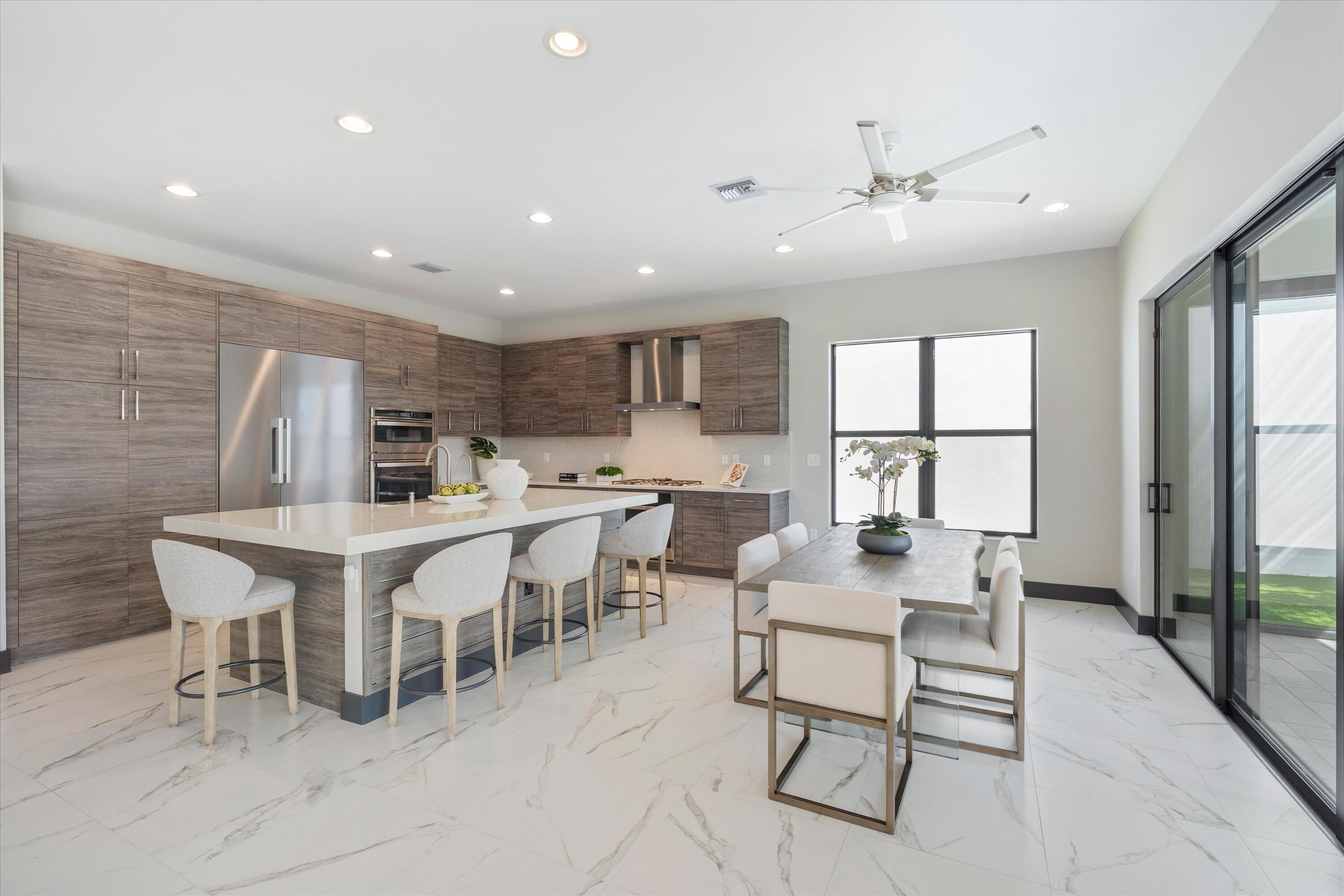 17076 Rainbow Falls Trail