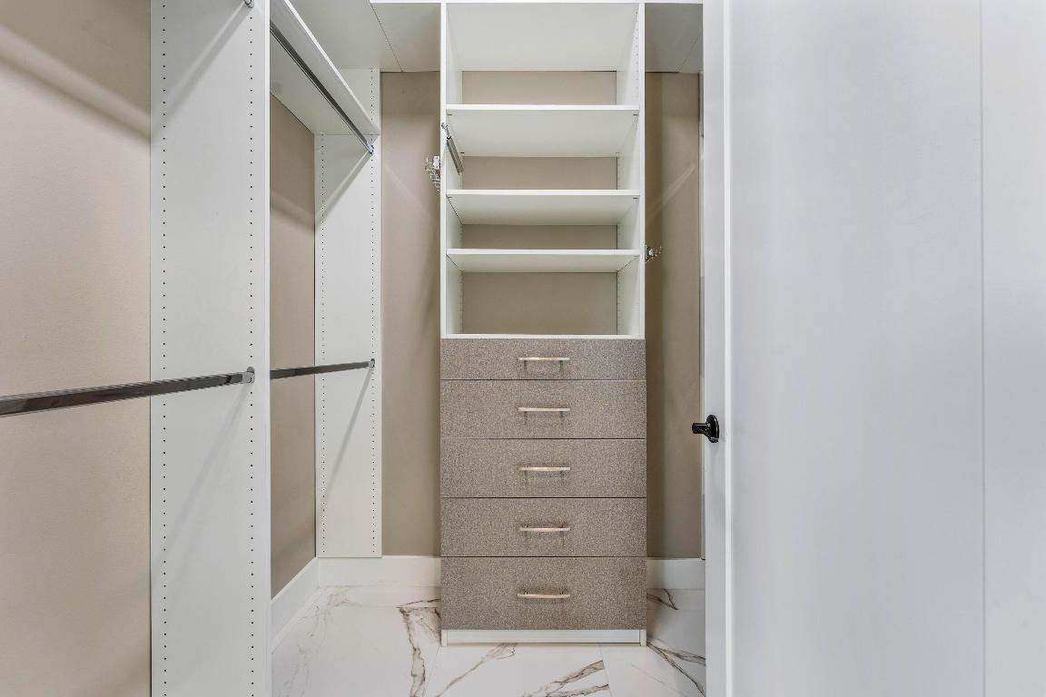 17076 Rainbow Falls Trail