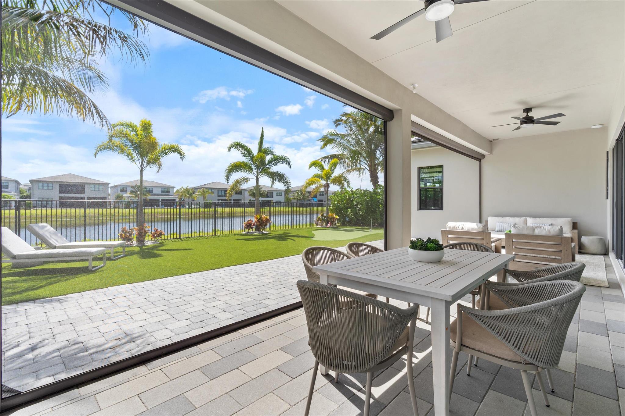 17076 Rainbow Falls Trail