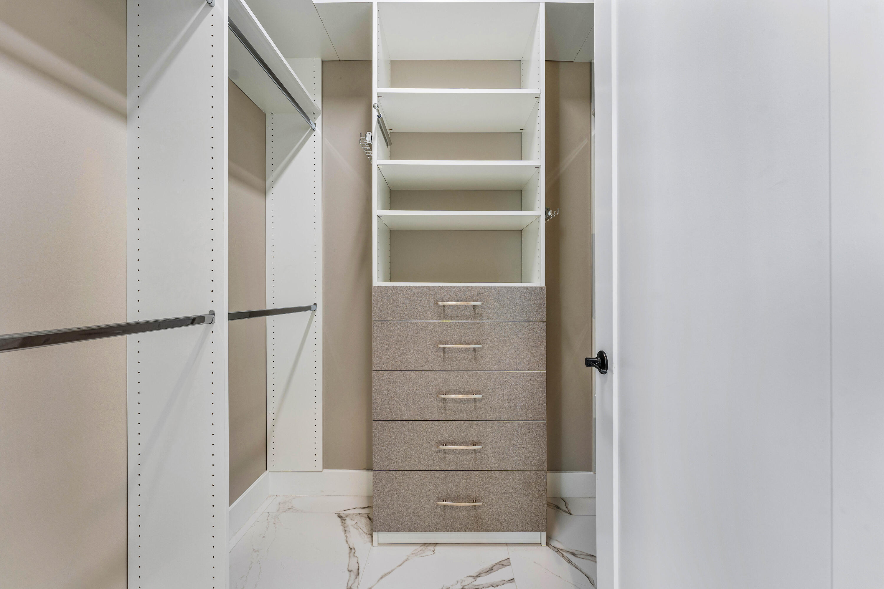 17076 Rainbow Falls Trail