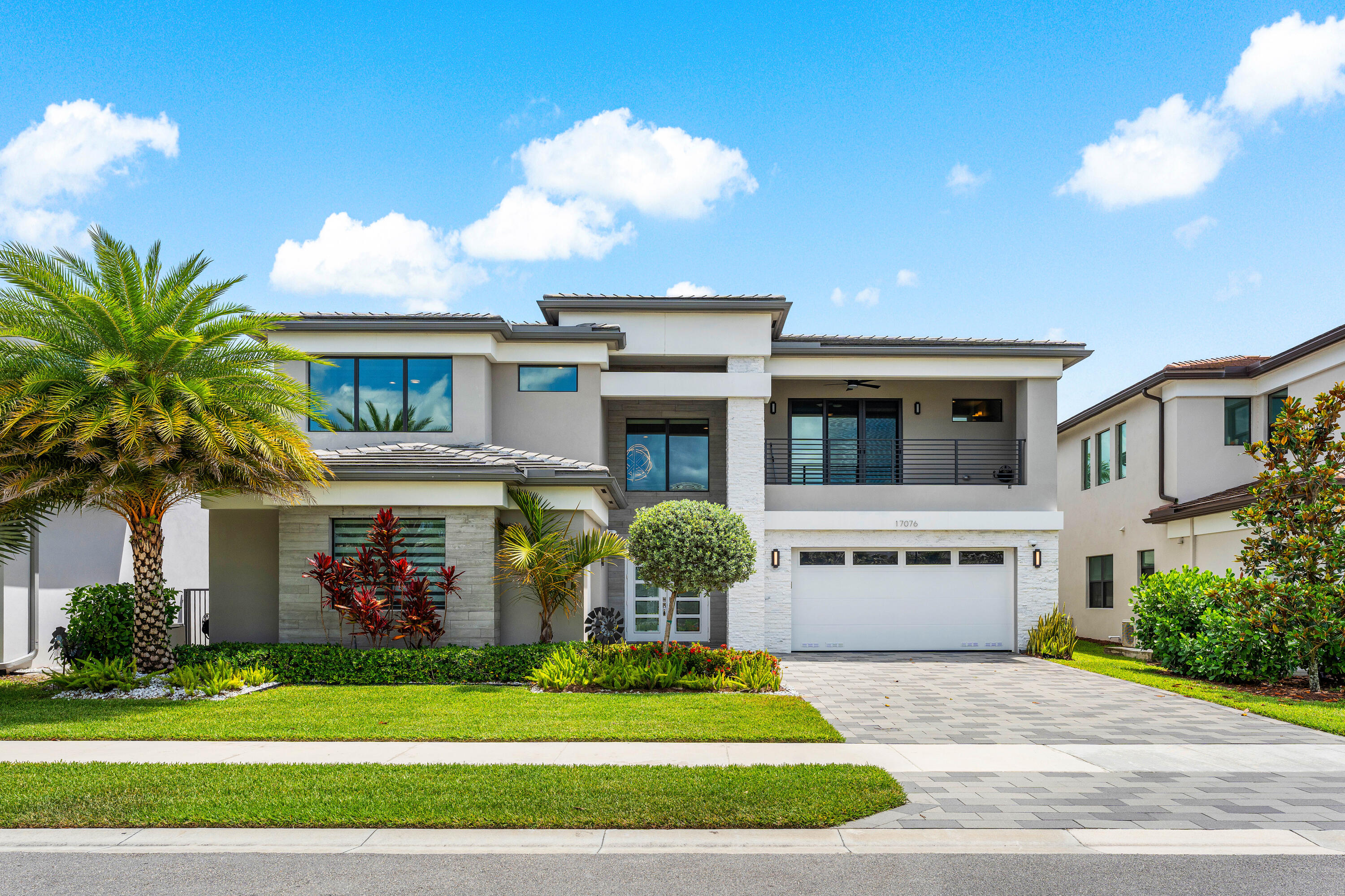 17076 Rainbow Falls Trail