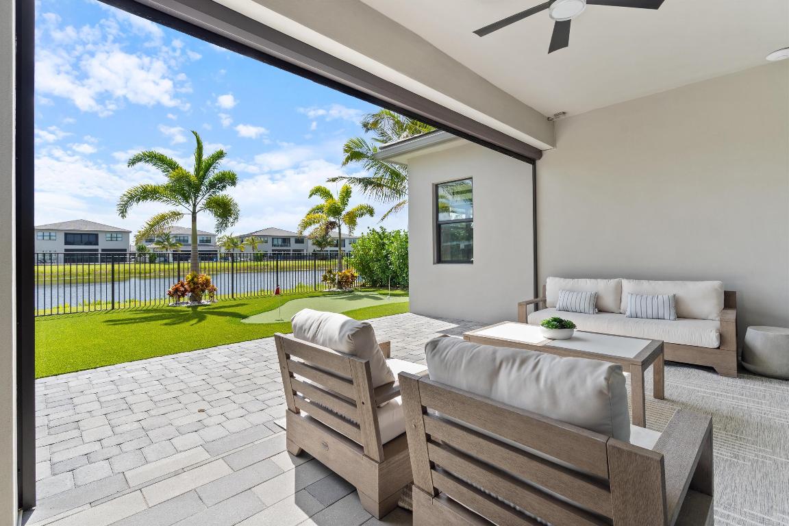 17076 Rainbow Falls Trail