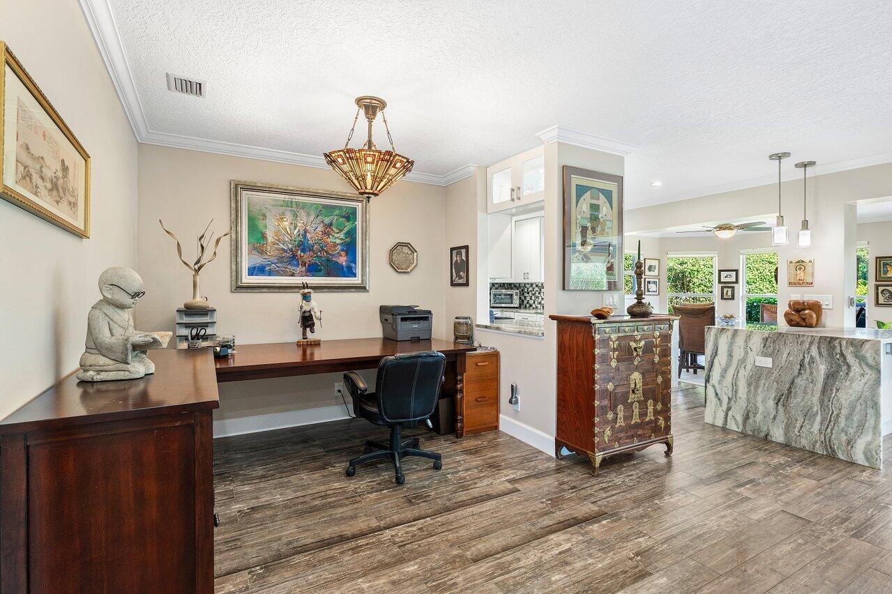 401 French Royale Circle