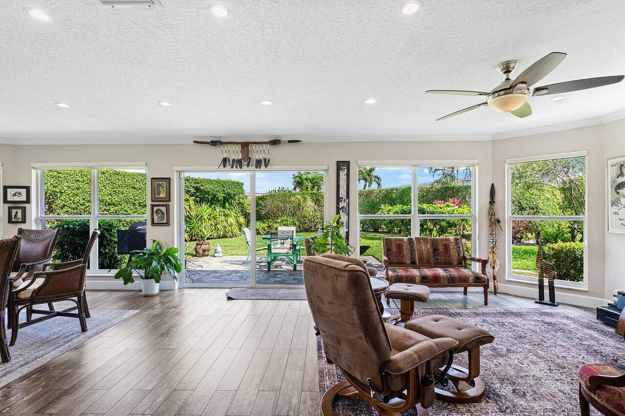 401 French Royale Circle