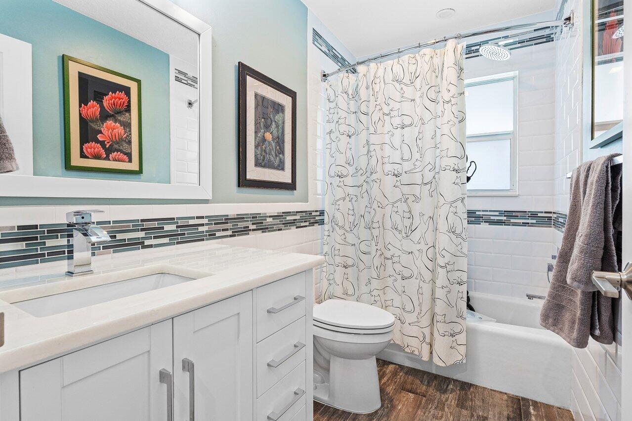 401 French Royale Circle