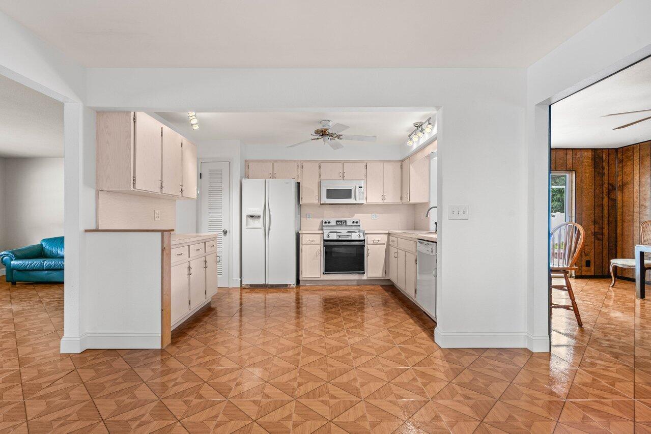 4588 Brady Boulevard