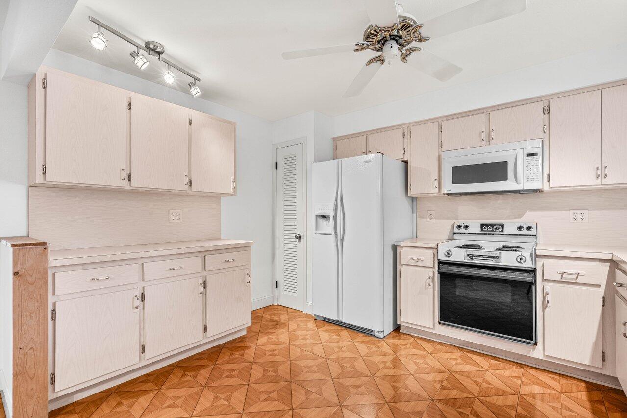 4588 Brady Boulevard