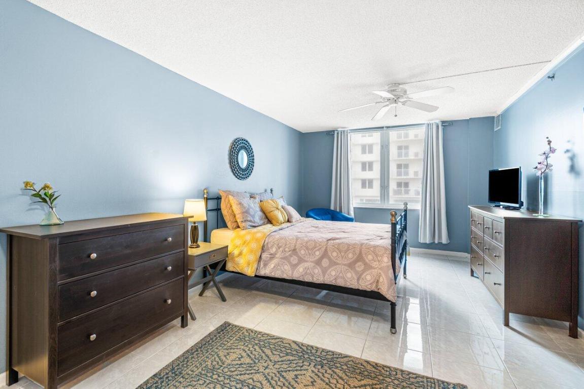 3221 S Ocean Boulevard 104