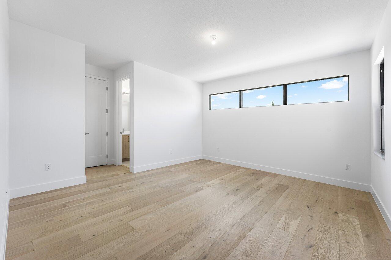 9459 Riverside Park Drive