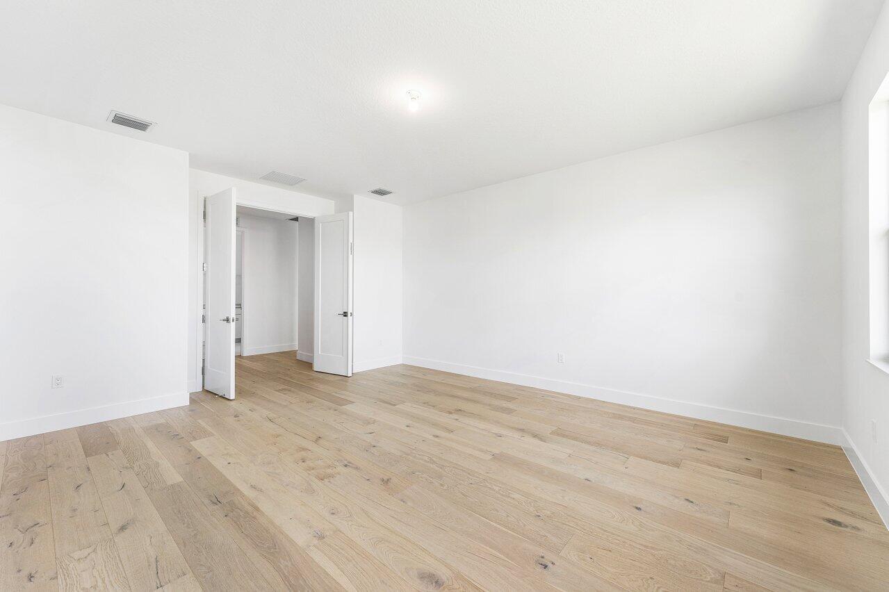 9459 Riverside Park Drive