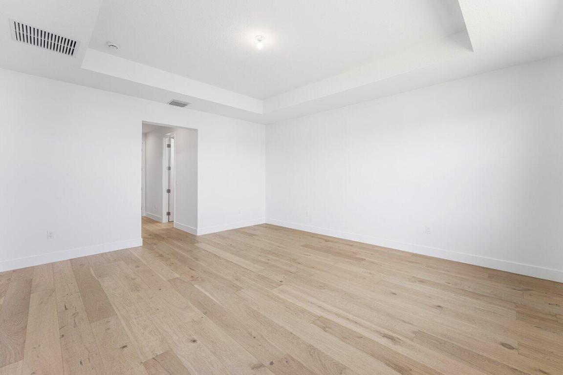 9459 Riverside Park Drive