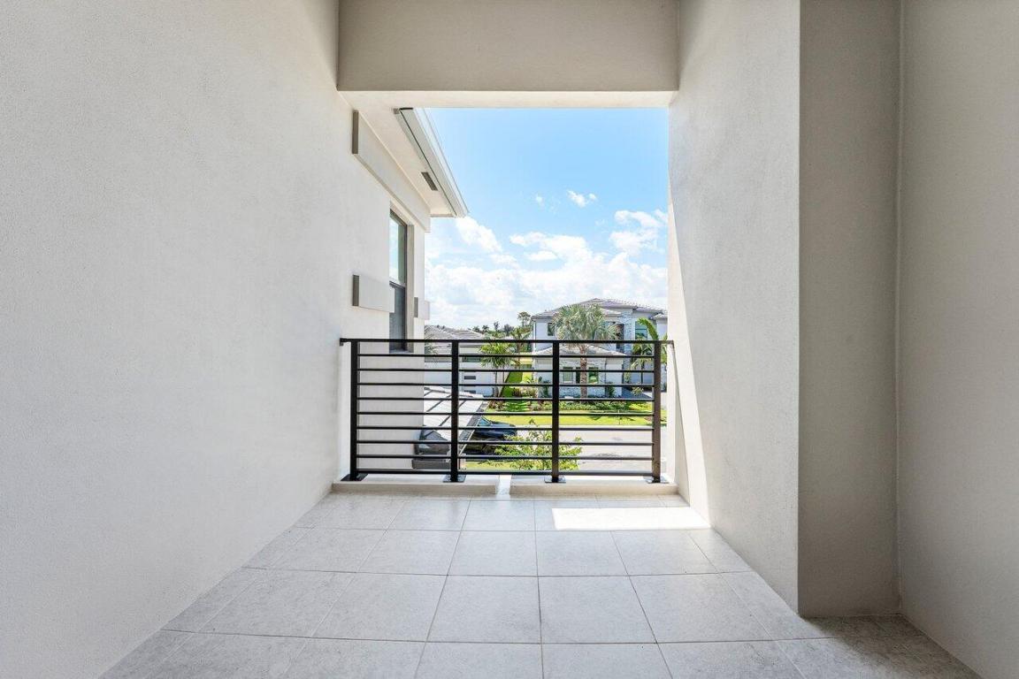 9459 Riverside Park Drive