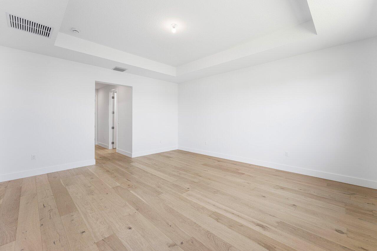 9459 Riverside Park Drive