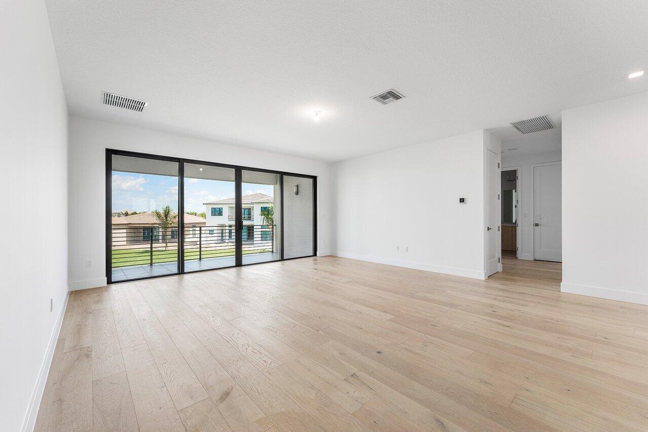 9459 Riverside Park Drive