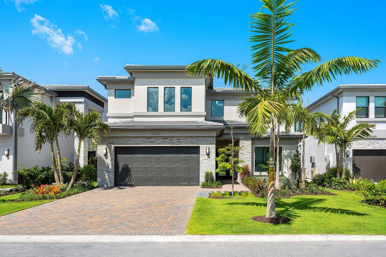 20407 Southernwood Avenue