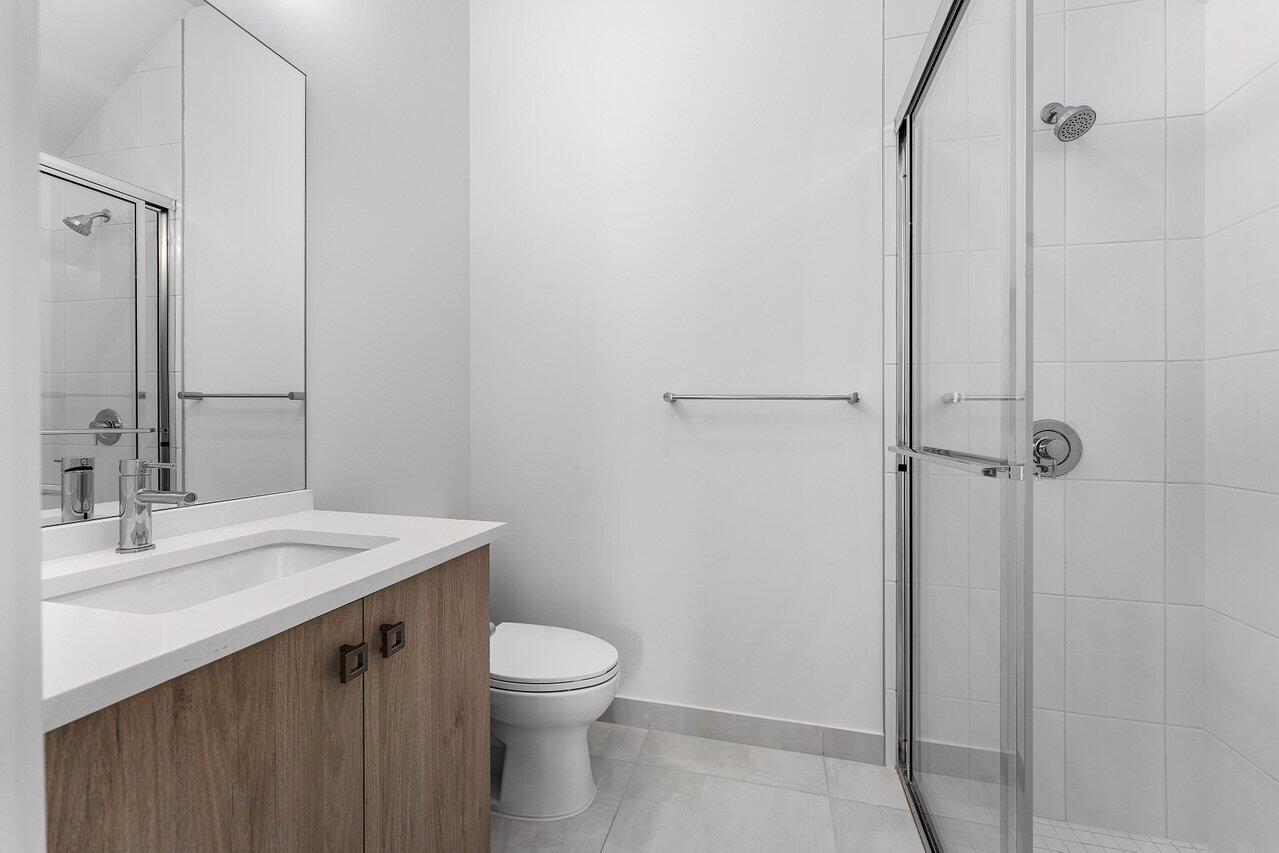 20407 Southernwood Avenue