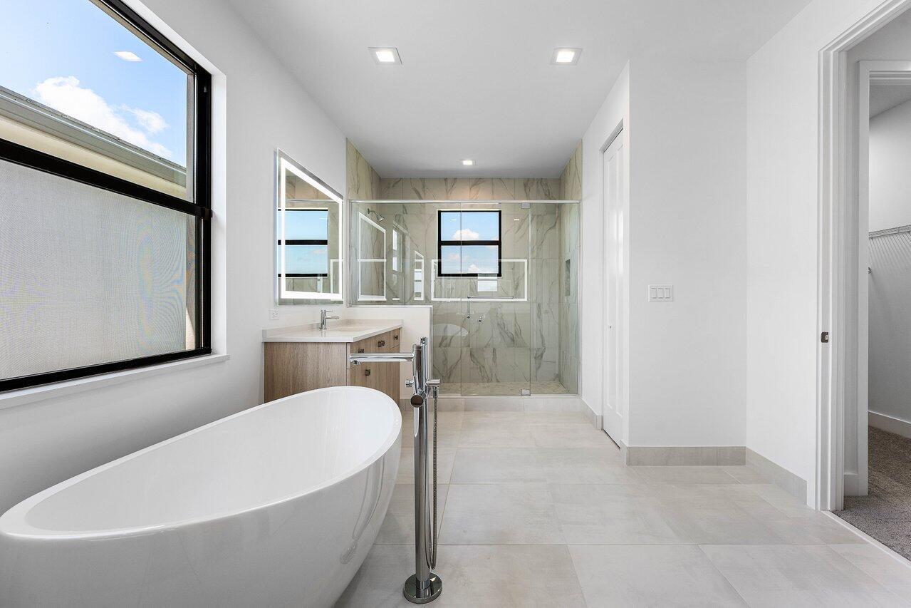 20407 Southernwood Avenue