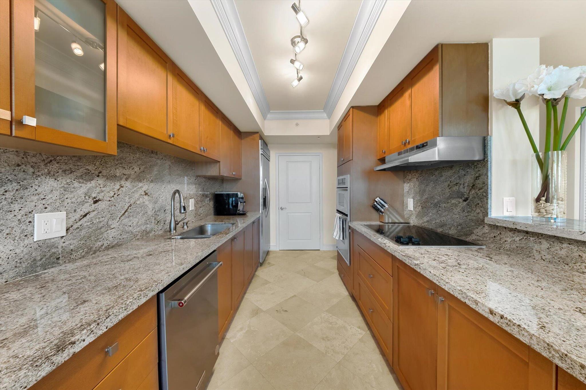 99 SE Mizner Boulevard Ph 22