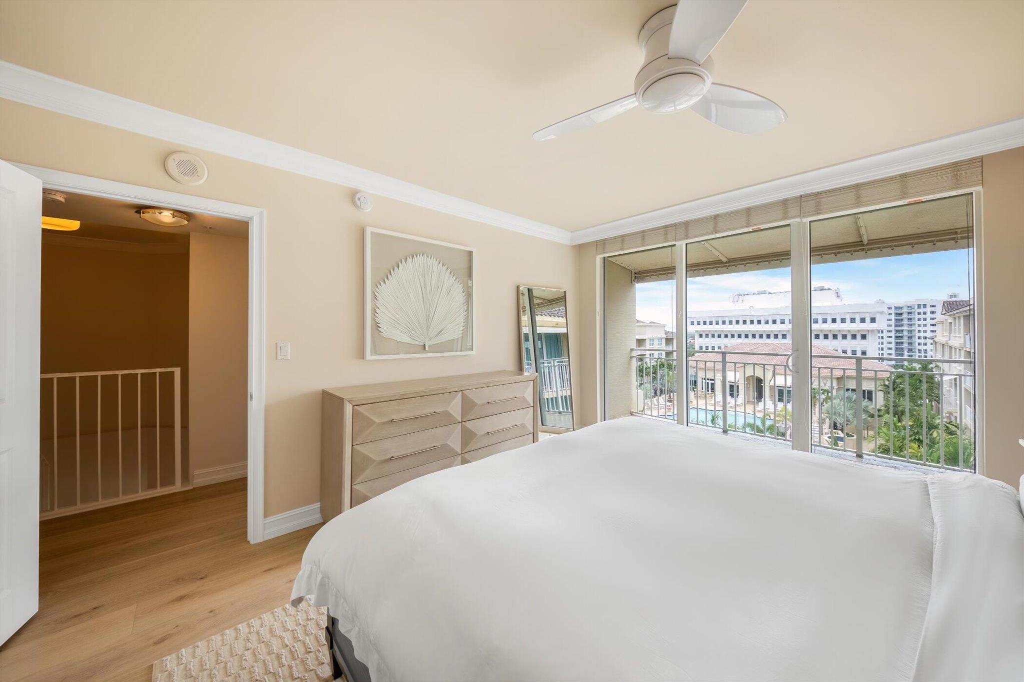 99 SE Mizner Boulevard Ph 22