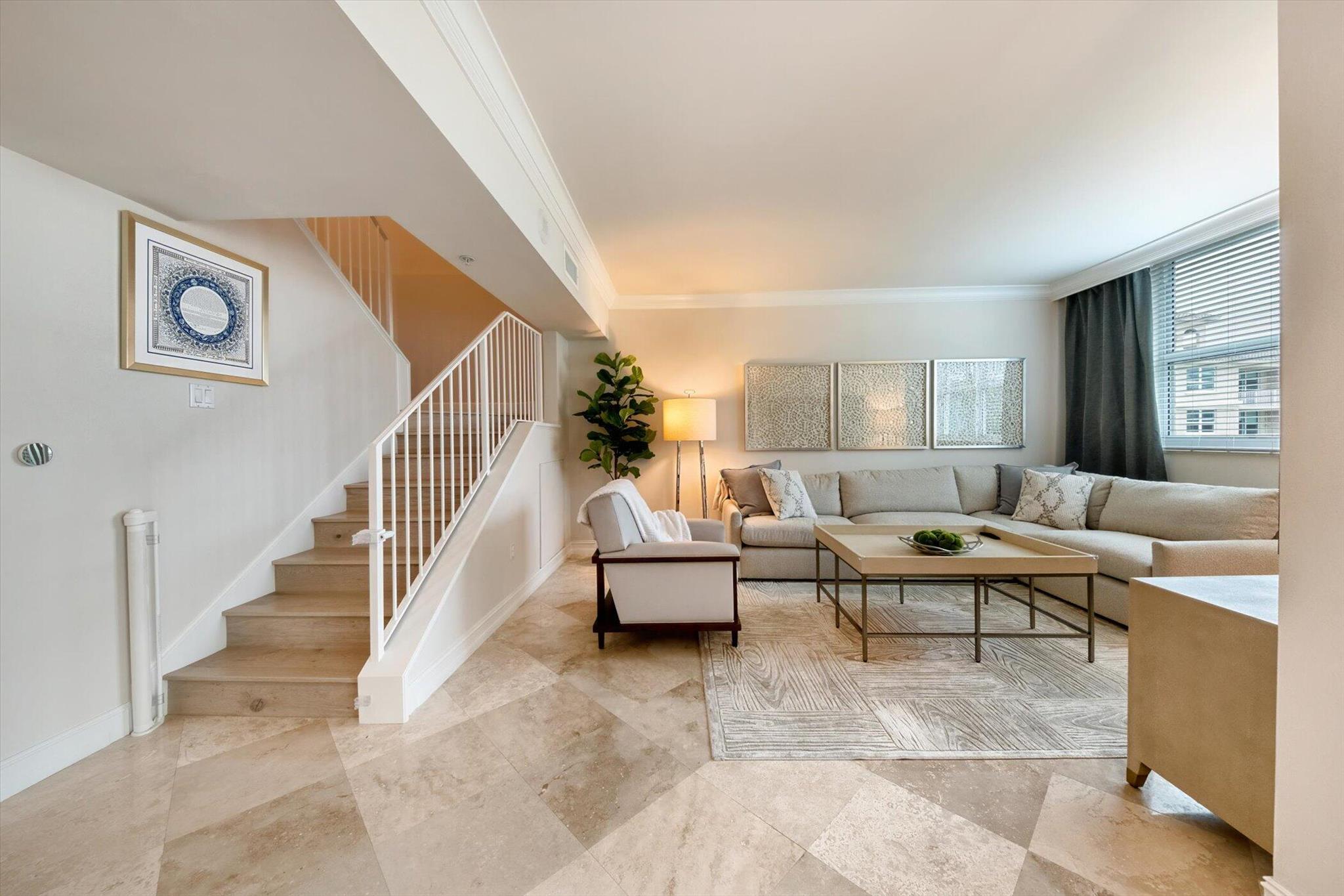 99 SE Mizner Boulevard Ph 22