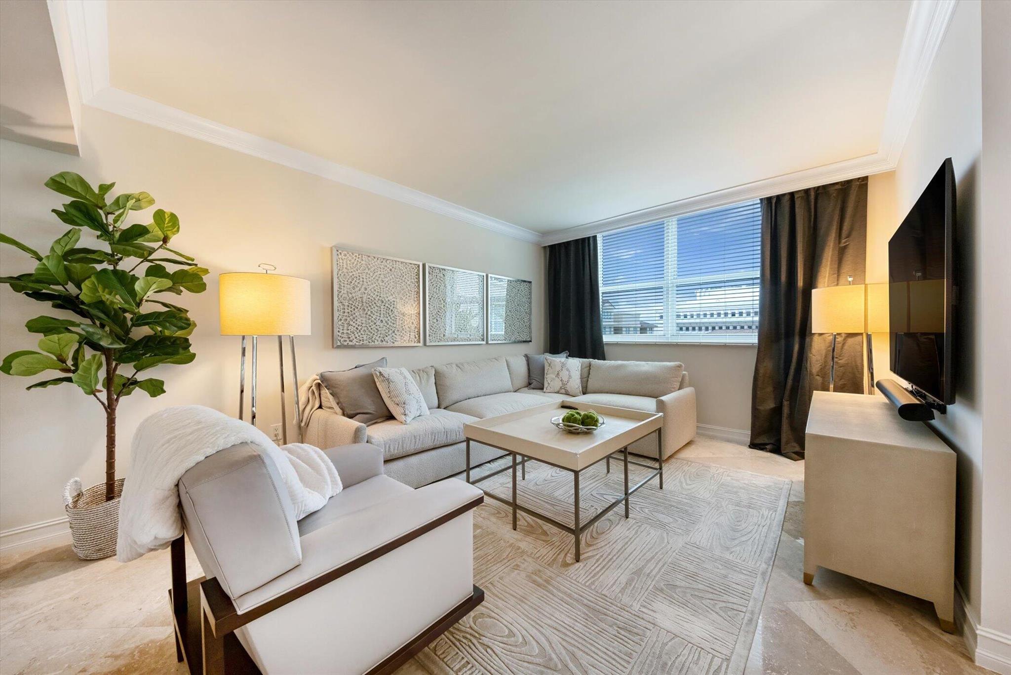 99 SE Mizner Boulevard Ph 22