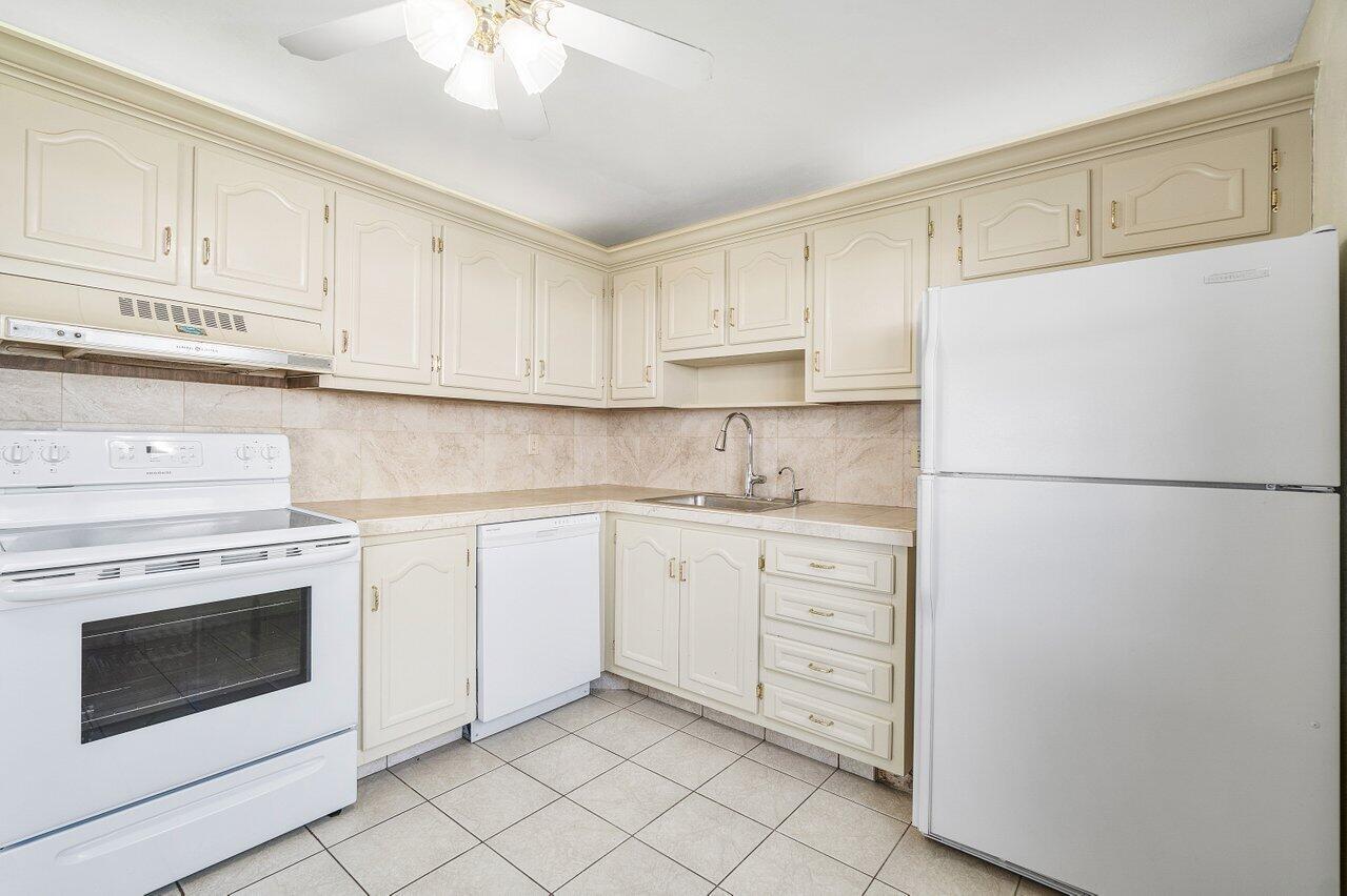 8726 NW 10th Street D86