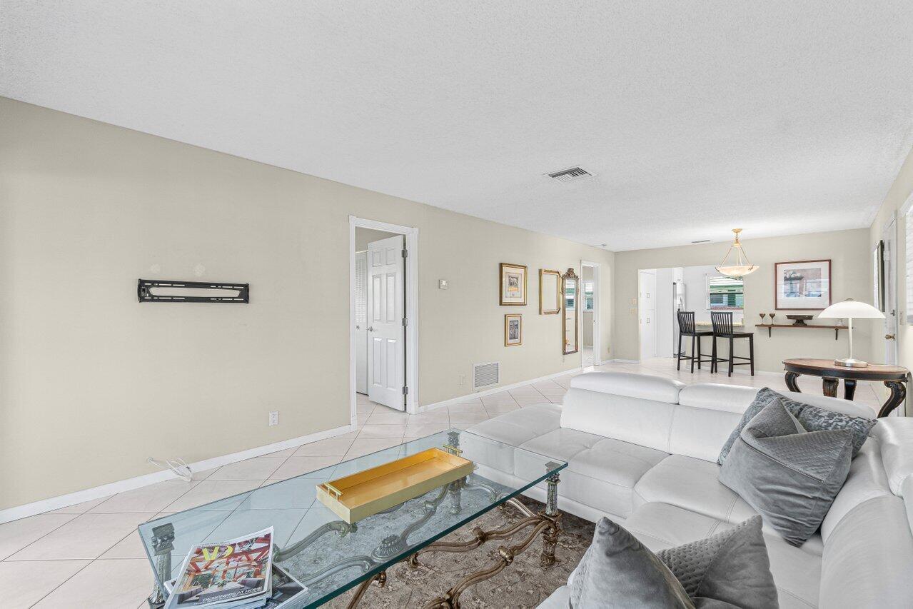 617 Hummingbird Lane