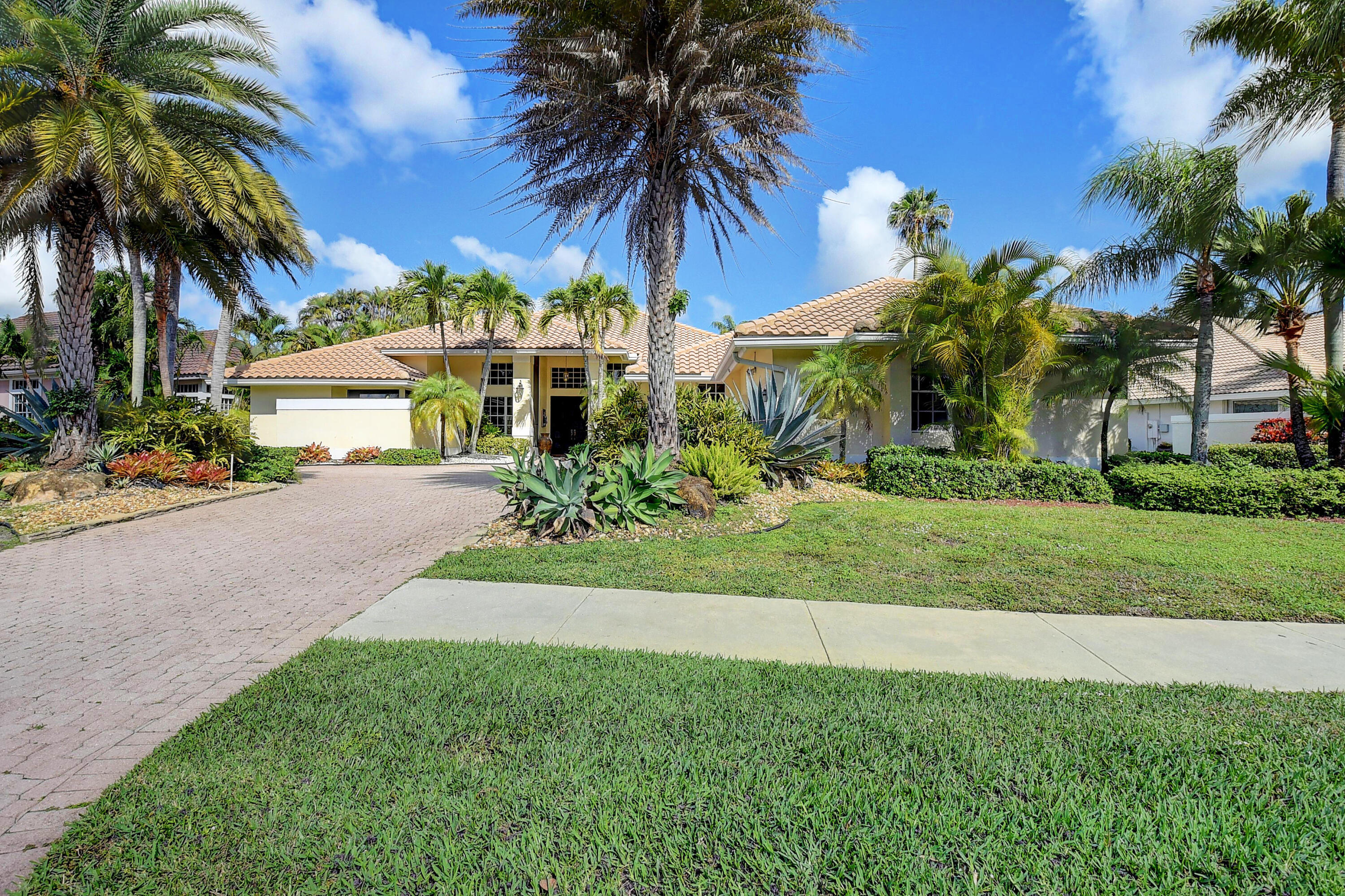 8320 Desmond Drive, Boynton Beach