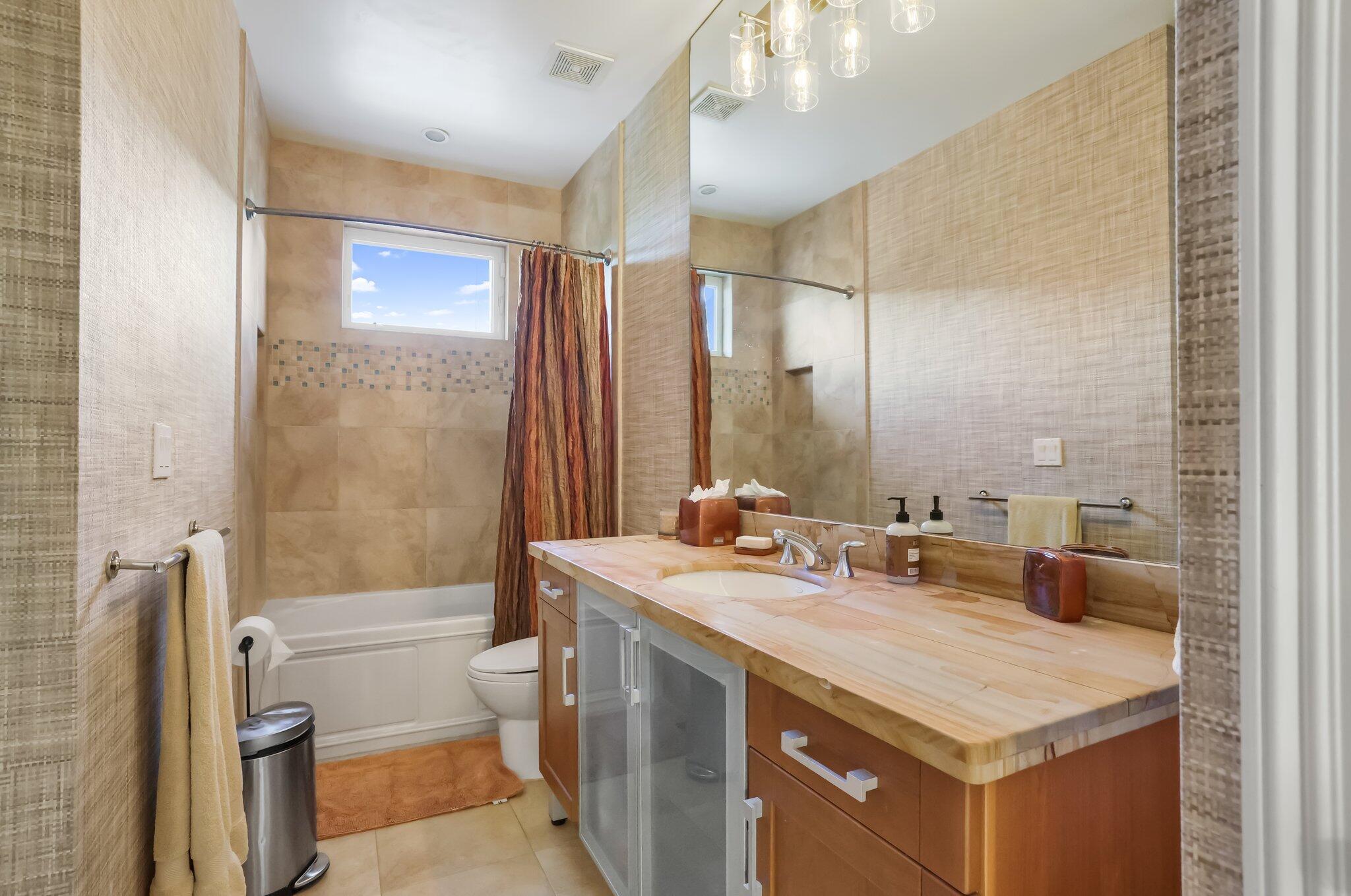 2409 NE 12th Street