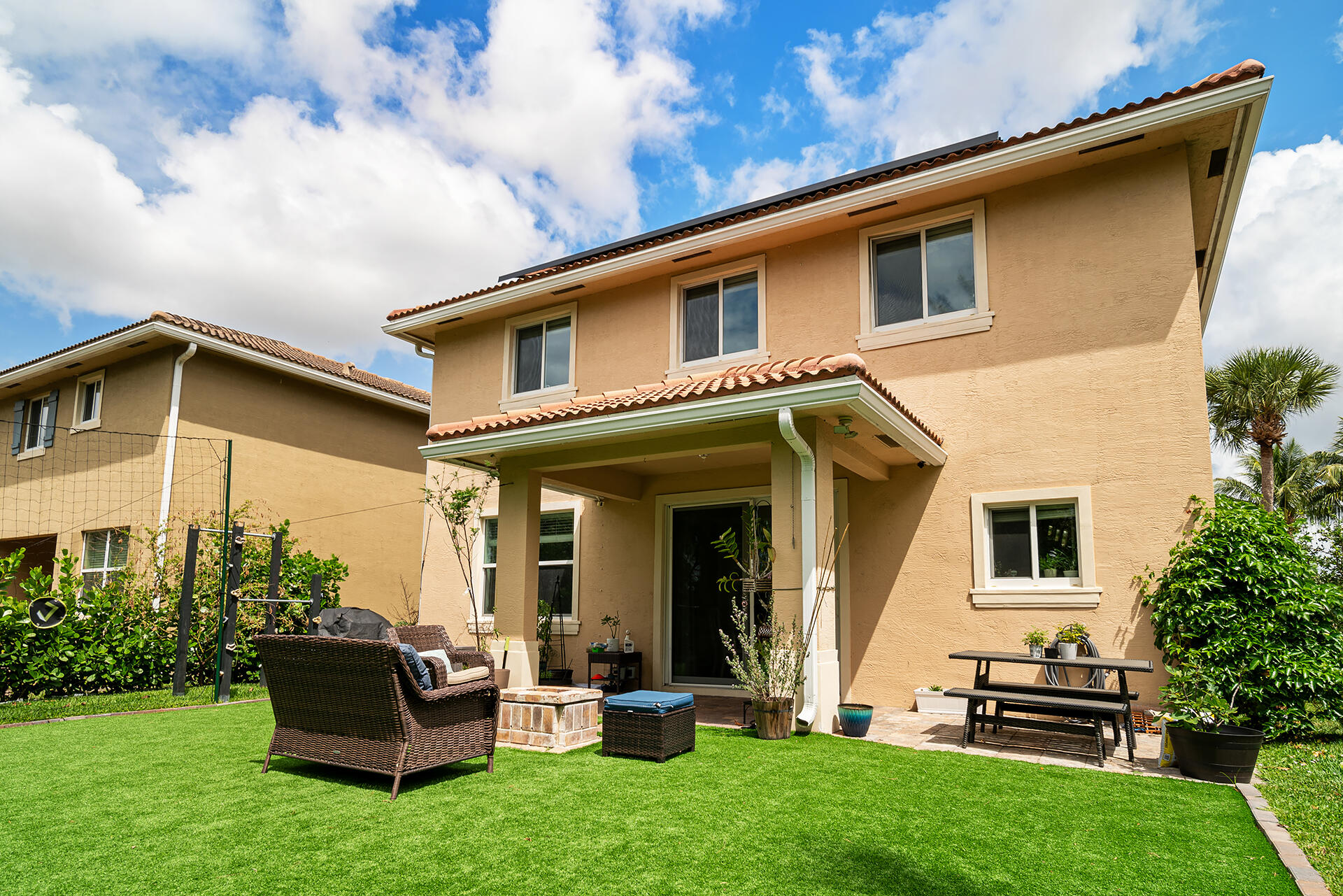 4725 Foxtail Palm Court