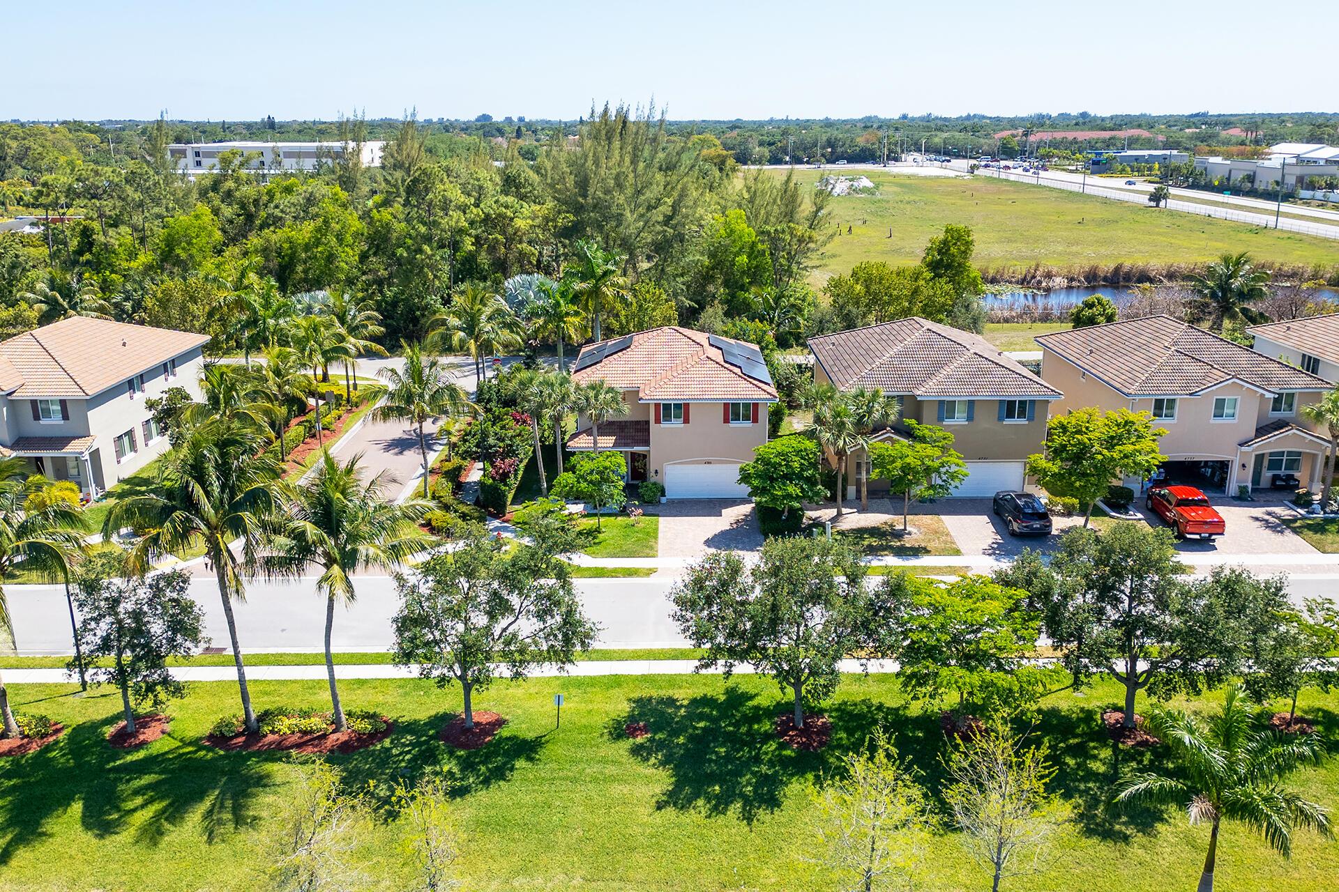4725 Foxtail Palm Court