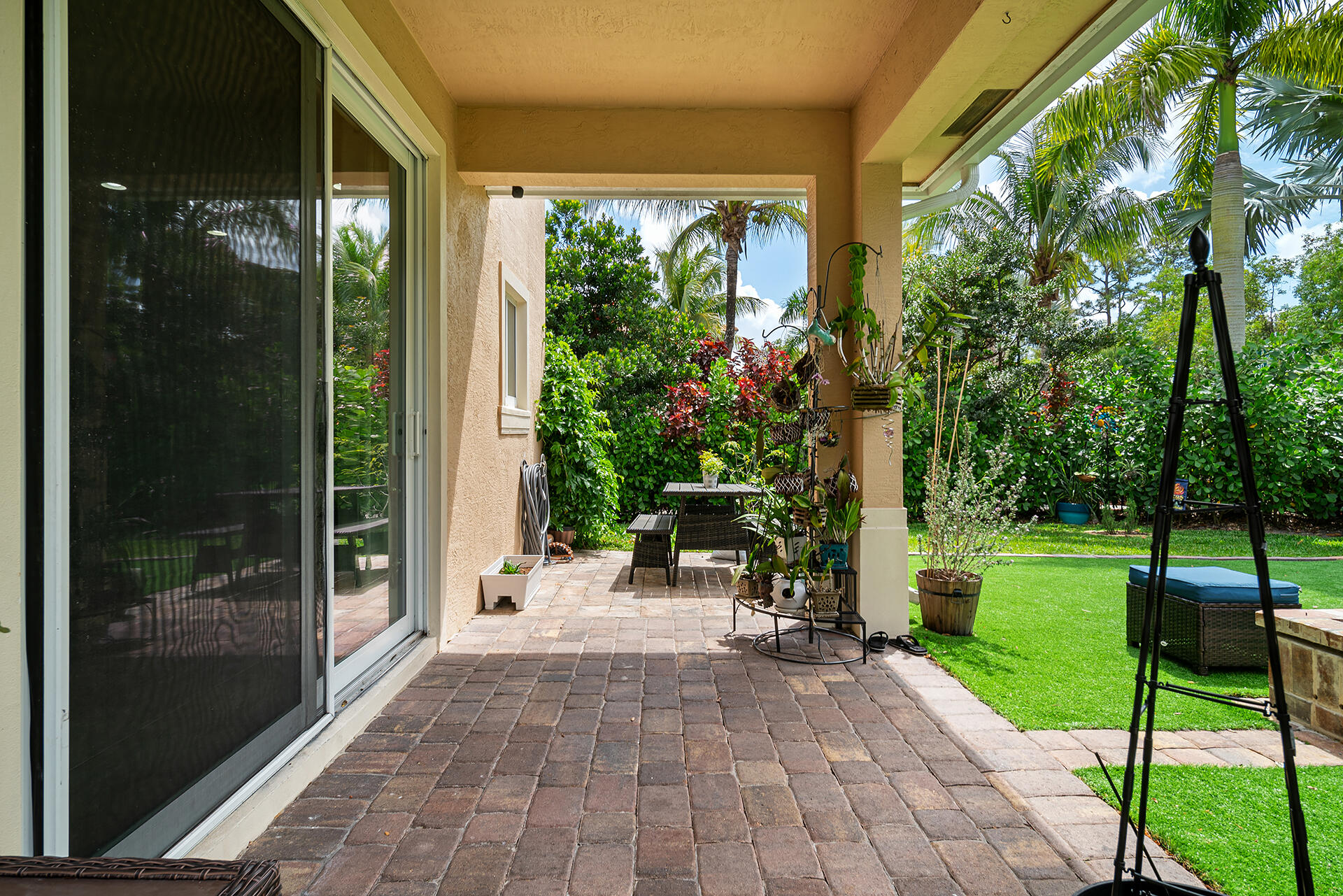 4725 Foxtail Palm Court