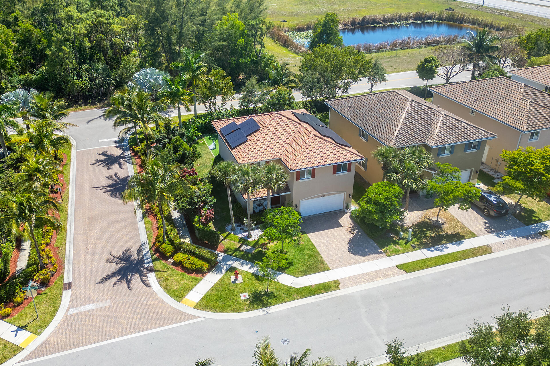 4725 Foxtail Palm Court